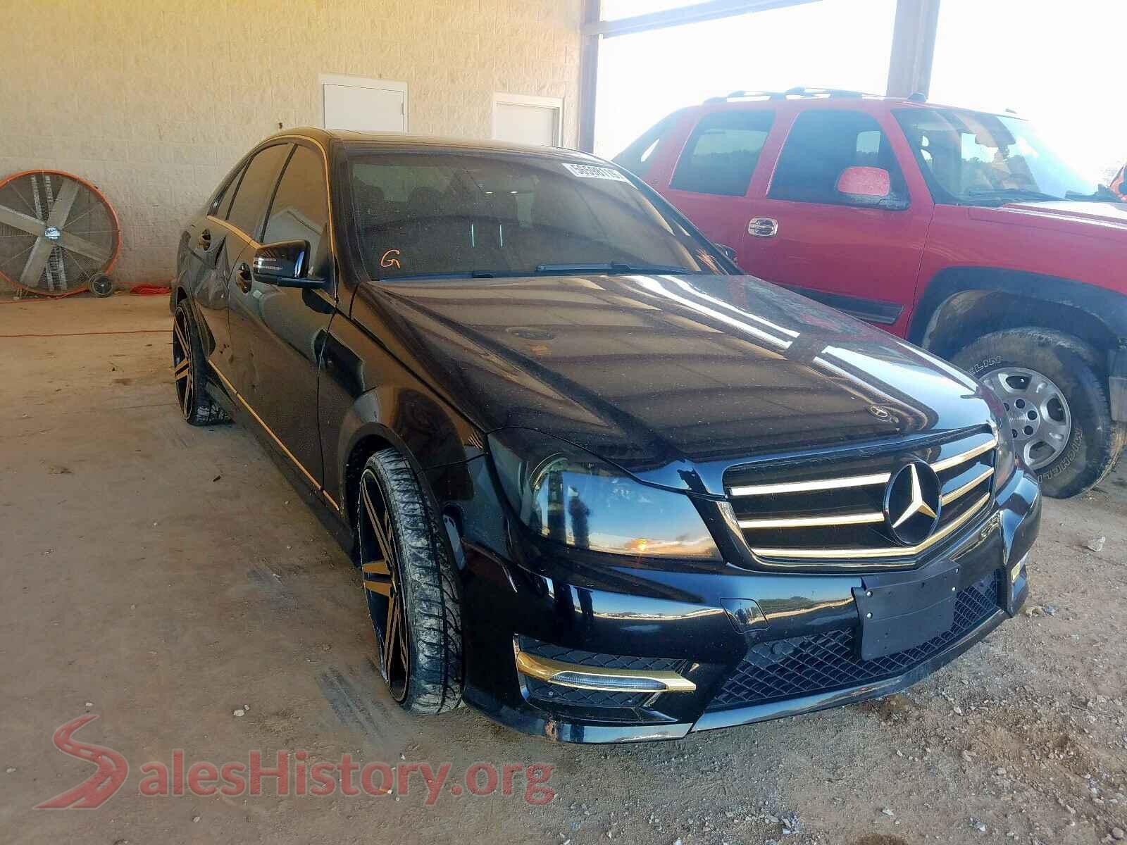 2014 MERCEDES-BENZ C 250 — VIN WDDGF4HB1EA959604