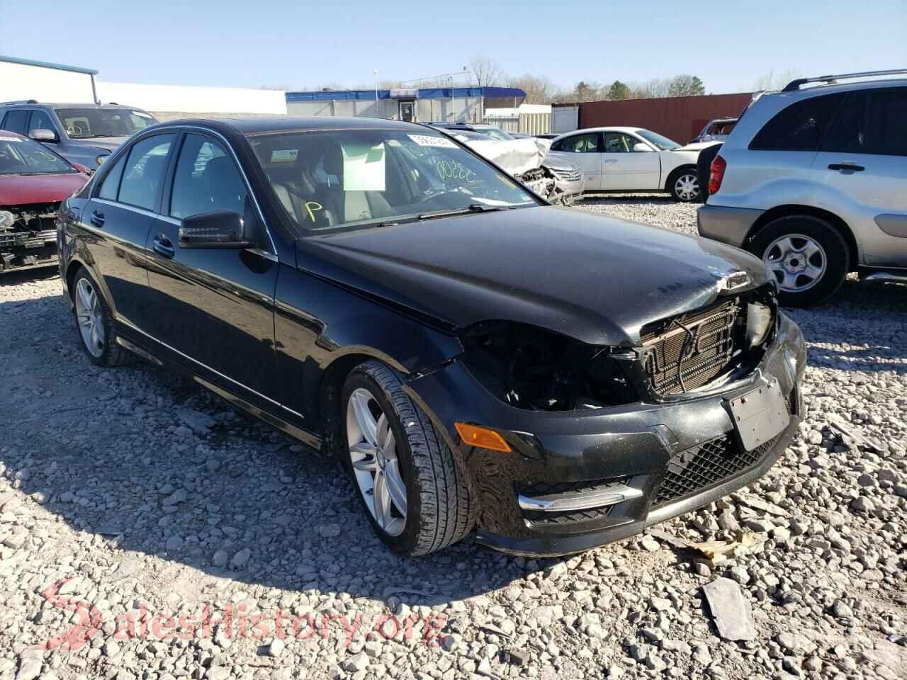 2013 MERCEDES-BENZ C-CLASS — VIN WDDGF4HB2DR297029