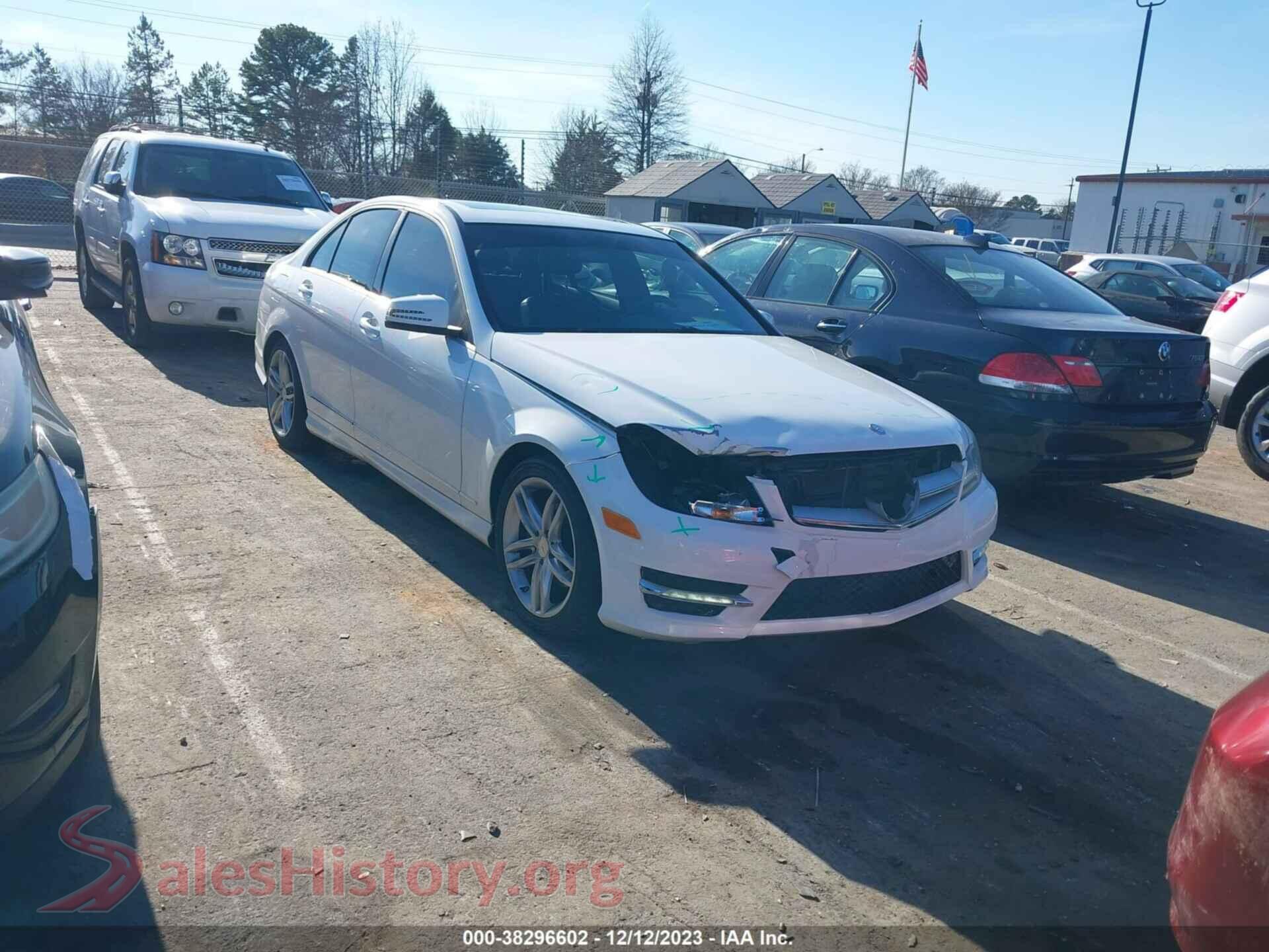 2014 MERCEDES-BENZ C 250 — VIN WDDGF4HB2EA933092