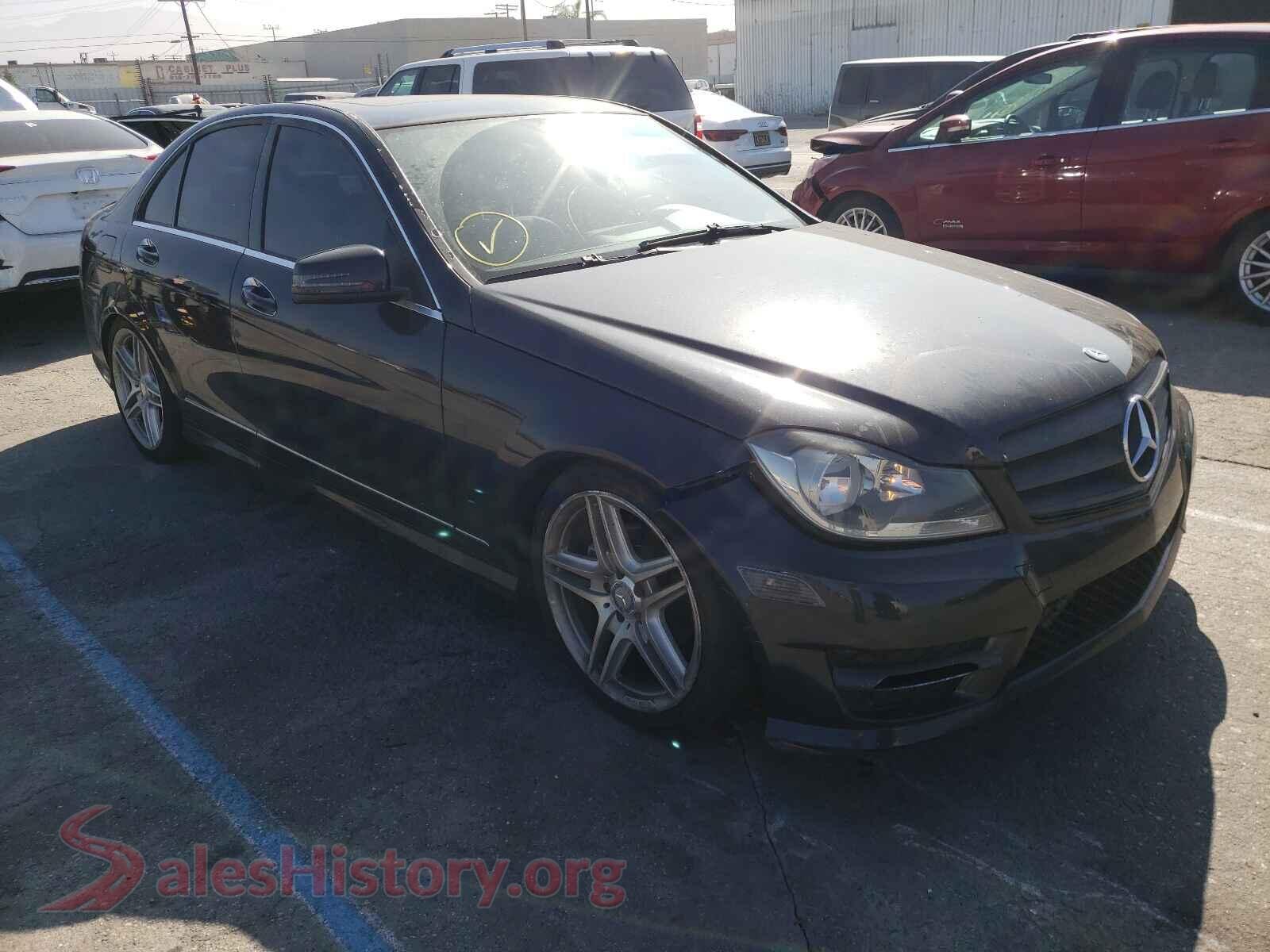 2012 MERCEDES-BENZ C-CLASS — VIN WDDGF4HB4CA605167