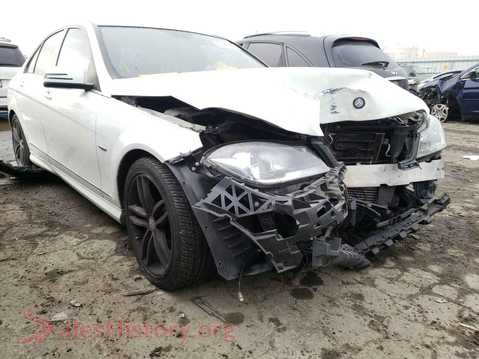 2012 MERCEDES-BENZ C CLASS — VIN WDDGF4HB4CR211203