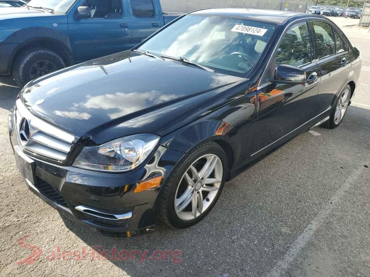 2013 MERCEDES-BENZ C-CLASS — VIN WDDGF4HB4DR280698