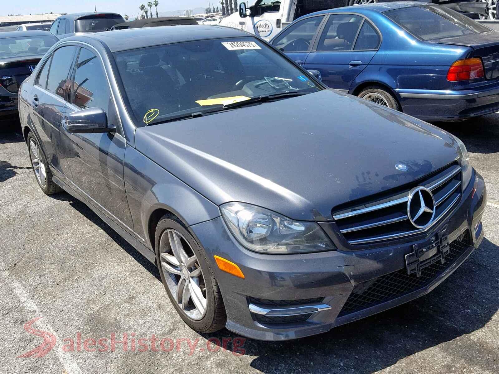 2014 MERCEDES-BENZ C 250 — VIN WDDGF4HB4EA950914