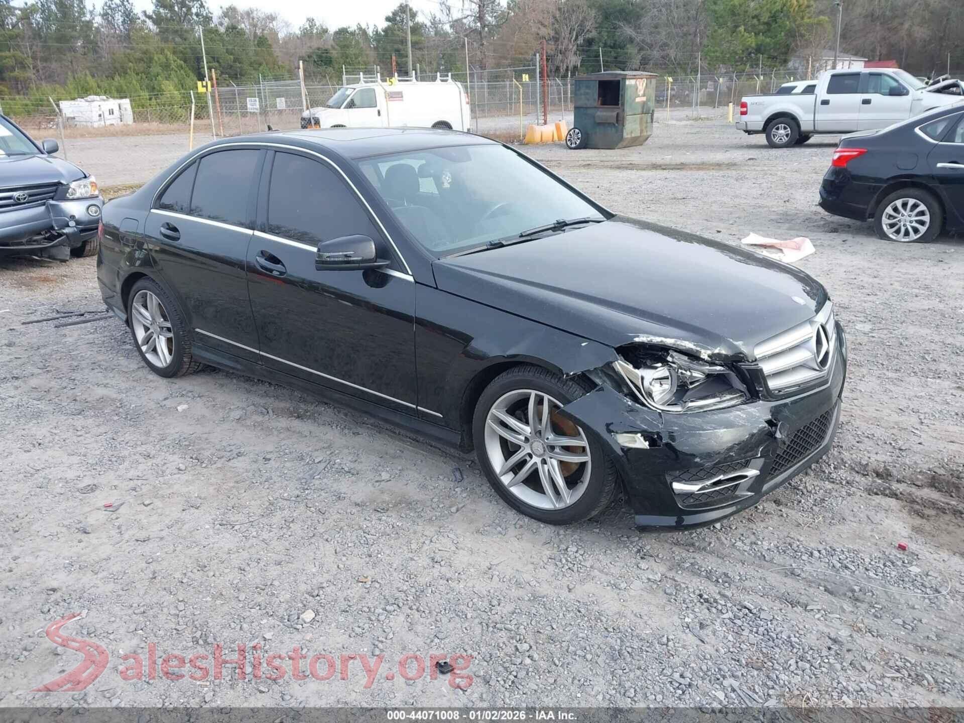 2014 MERCEDES-BENZ C-CLASS — VIN WDDGF4HB4EA963601