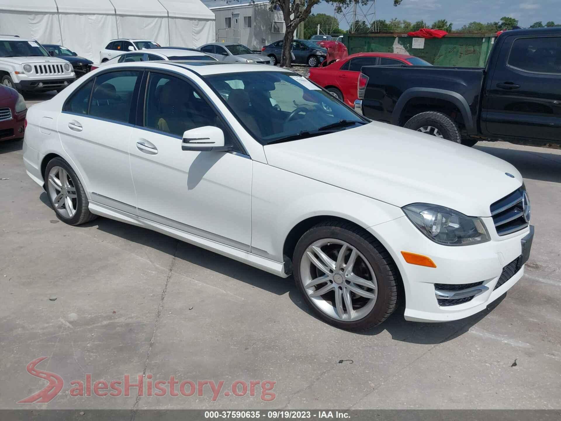 2014 MERCEDES-BENZ C-CLASS — VIN WDDGF4HB4EG214035