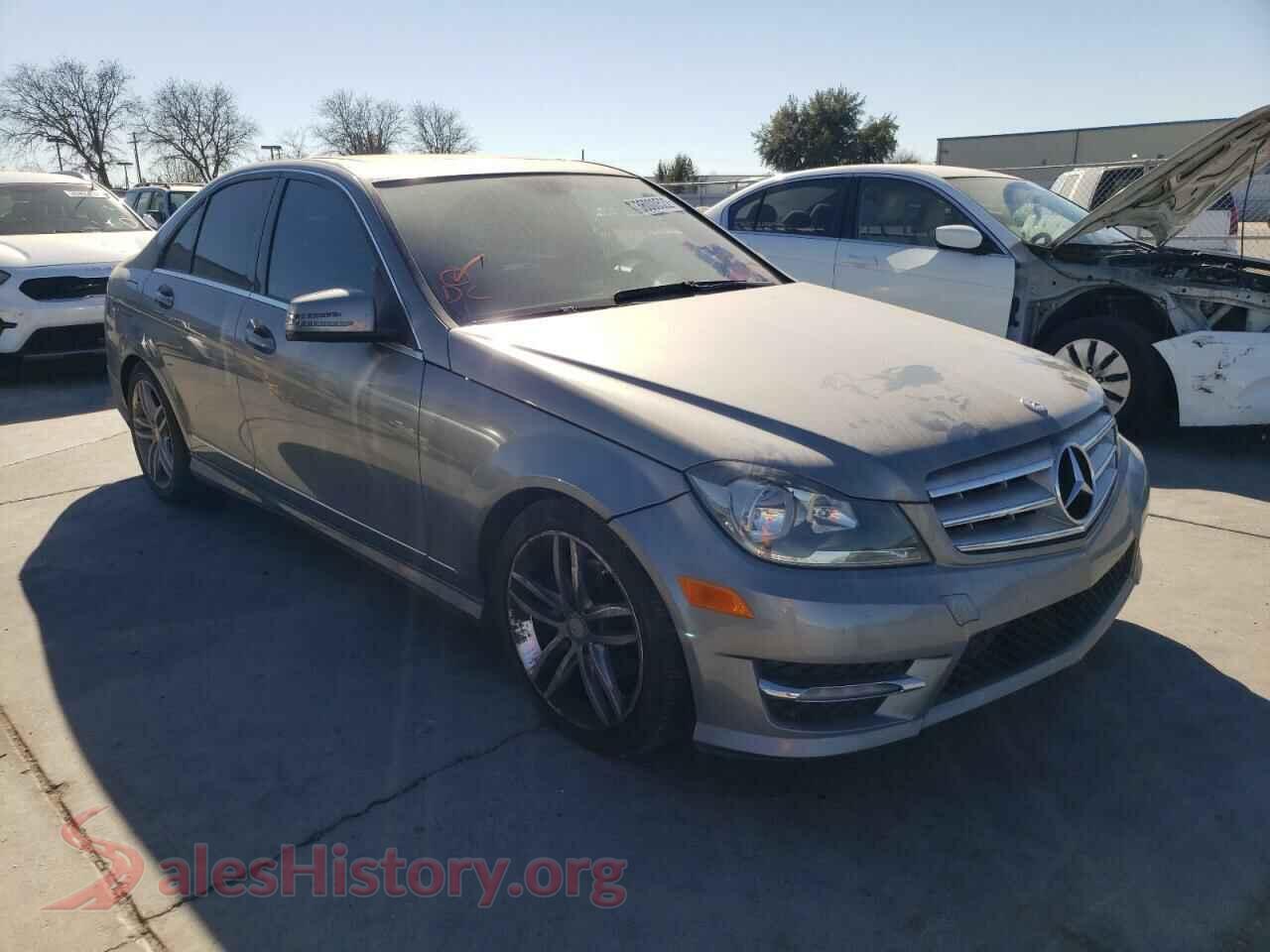 2013 MERCEDES-BENZ C-CLASS — VIN WDDGF4HB5DR272206