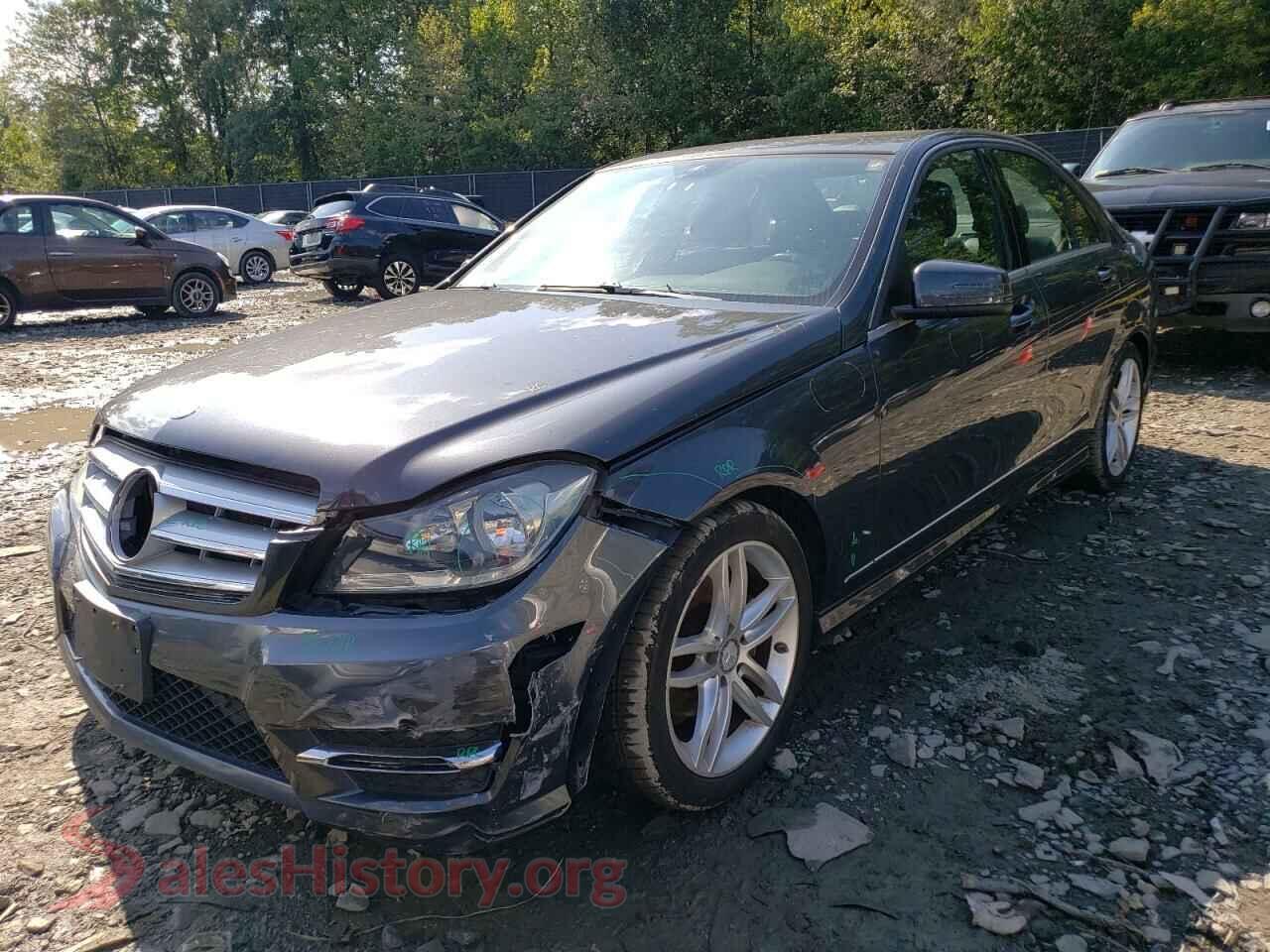 2013 MERCEDES-BENZ C-CLASS — VIN WDDGF4HB5DR292830
