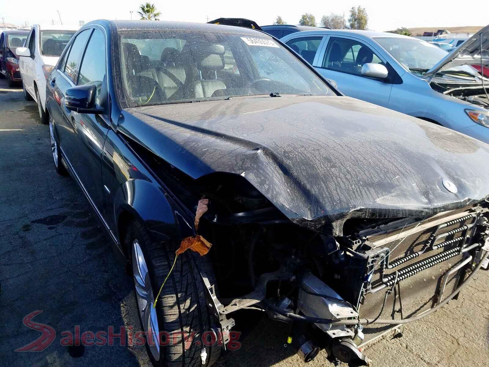 2012 MERCEDES-BENZ C 250 — VIN WDDGF4HB6CR211364