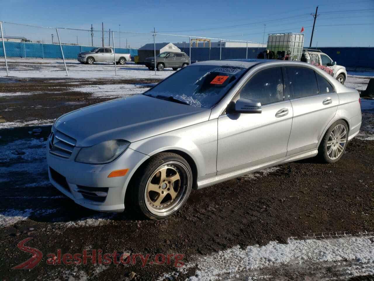 2013 MERCEDES-BENZ C-CLASS — VIN WDDGF4HB6DA832913