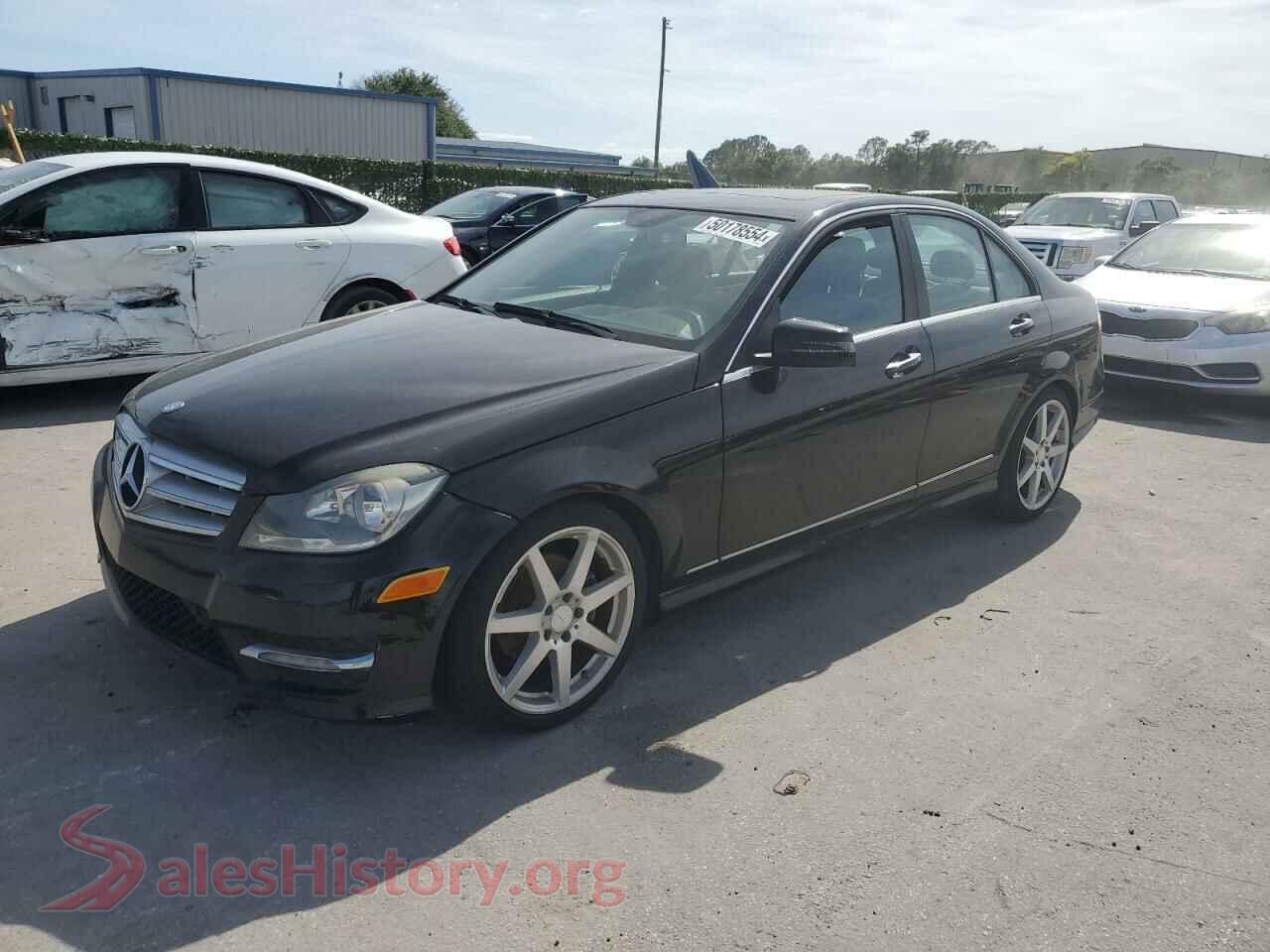 2013 MERCEDES-BENZ C-CLASS — VIN WDDGF4HB6DR270402