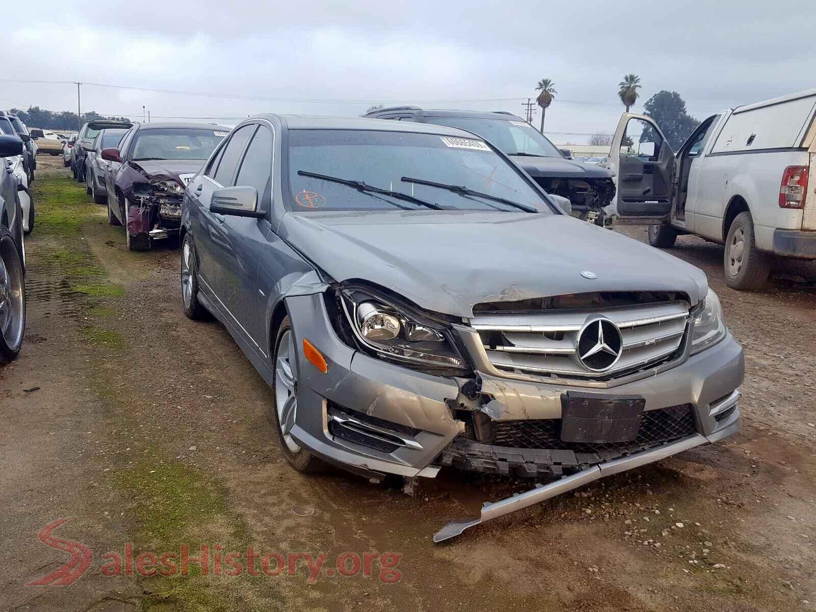 2012 MERCEDES-BENZ C 250 — VIN WDDGF4HB7CR212636
