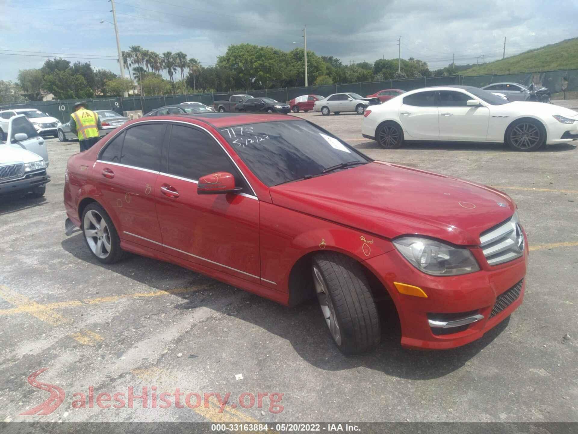 2014 MERCEDES-BENZ C-CLASS — VIN WDDGF4HB7EA967173
