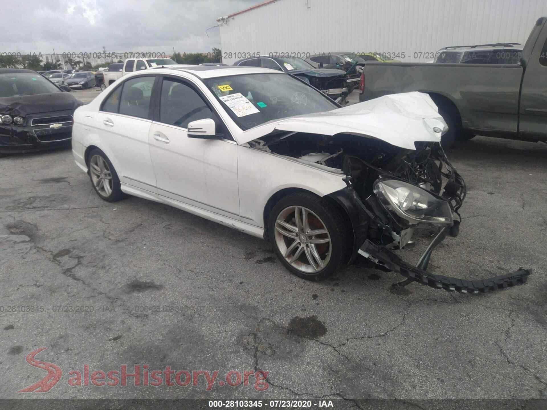 2013 Mercedes-benz C — VIN WDDGF4HB8DF973856