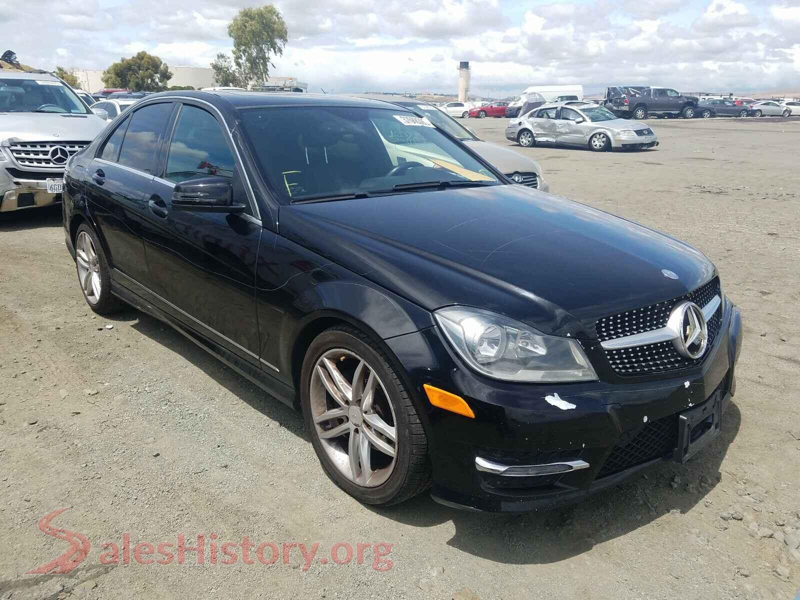 2014 MERCEDES-BENZ C CLASS — VIN WDDGF4HB8EA954089