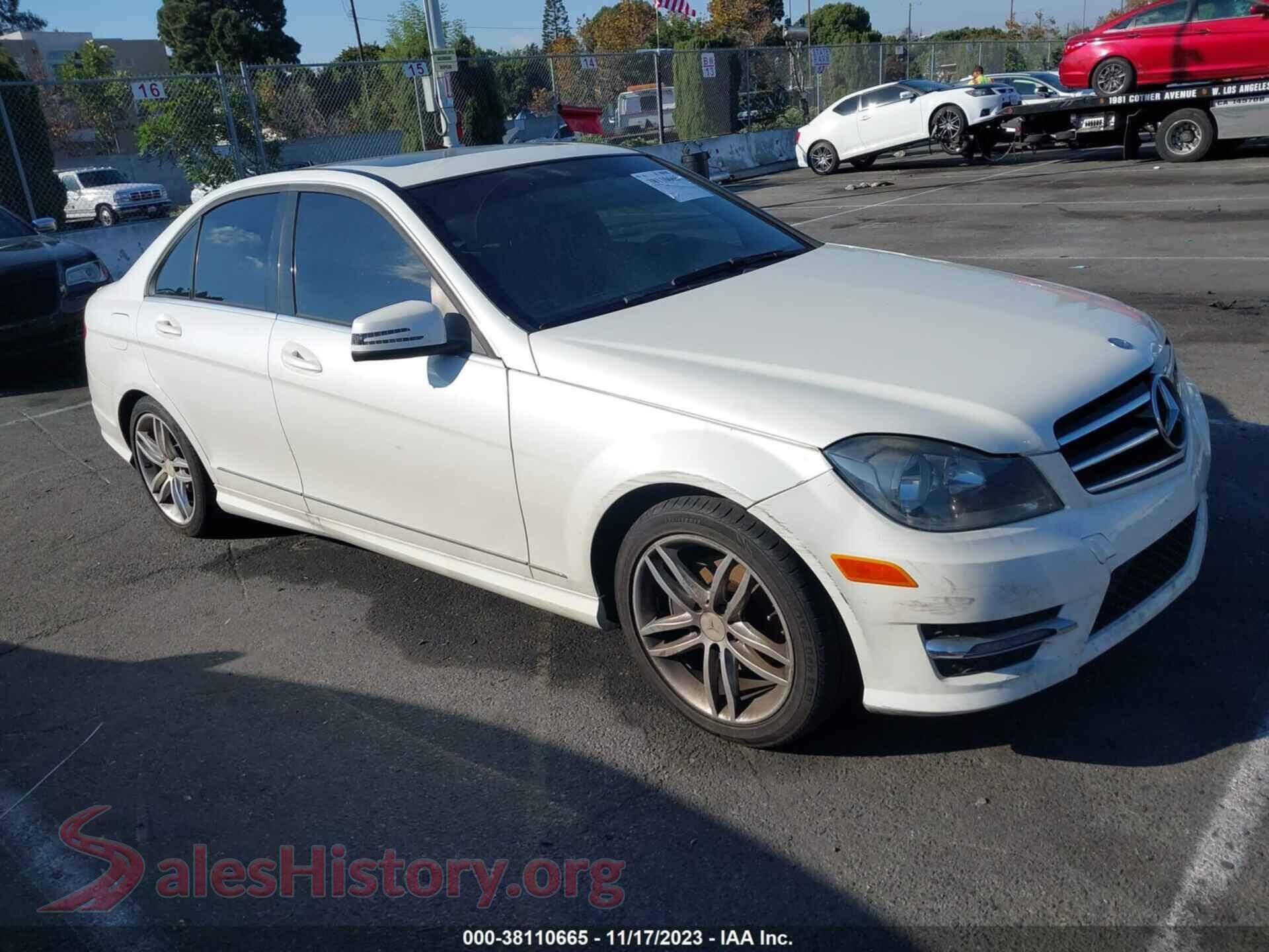 2014 MERCEDES-BENZ C-CLASS — VIN WDDGF4HB8EG239682