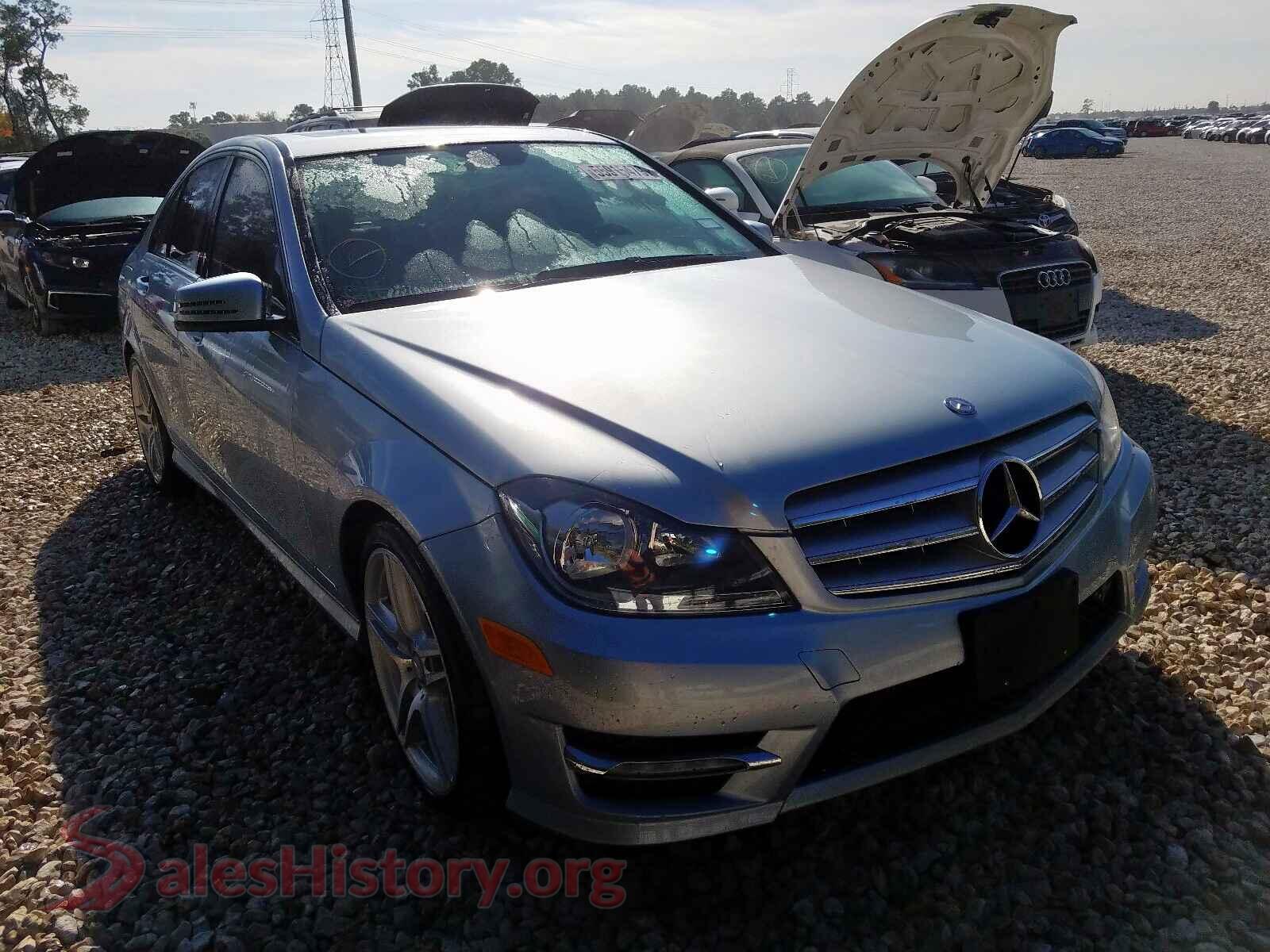 2013 MERCEDES-BENZ C 250 — VIN WDDGF4HB9DA767216