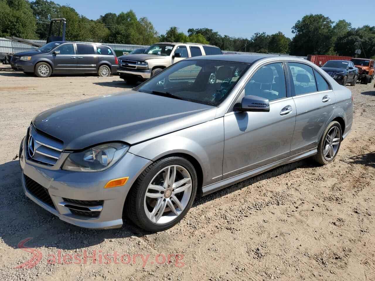 2013 MERCEDES-BENZ C-CLASS — VIN WDDGF4HB9DR296962