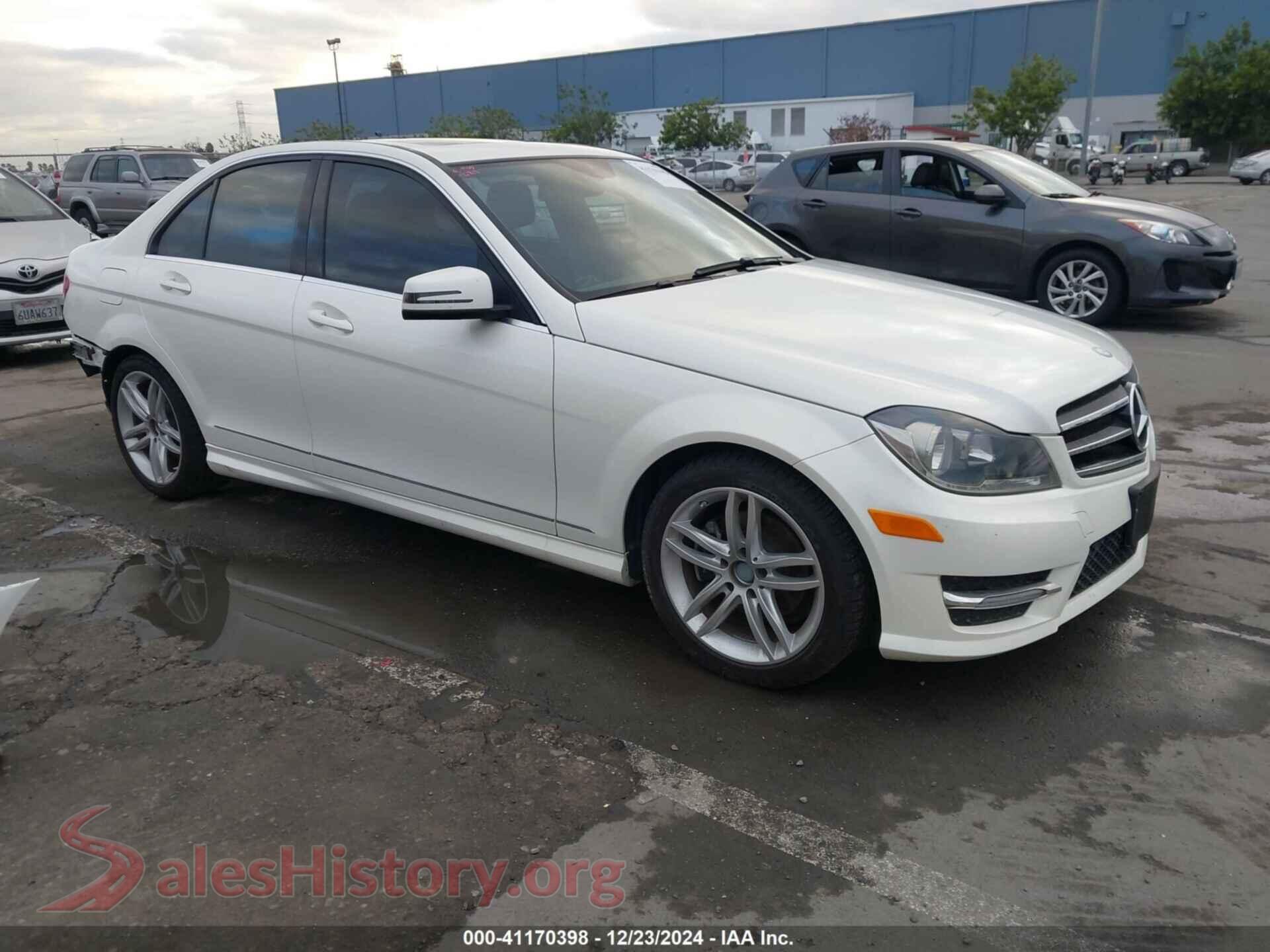 2014 MERCEDES-BENZ C 250 — VIN WDDGF4HB9EA933185