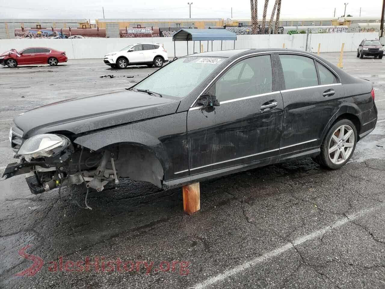 2014 MERCEDES-BENZ C-CLASS — VIN WDDGF4HB9EA963030