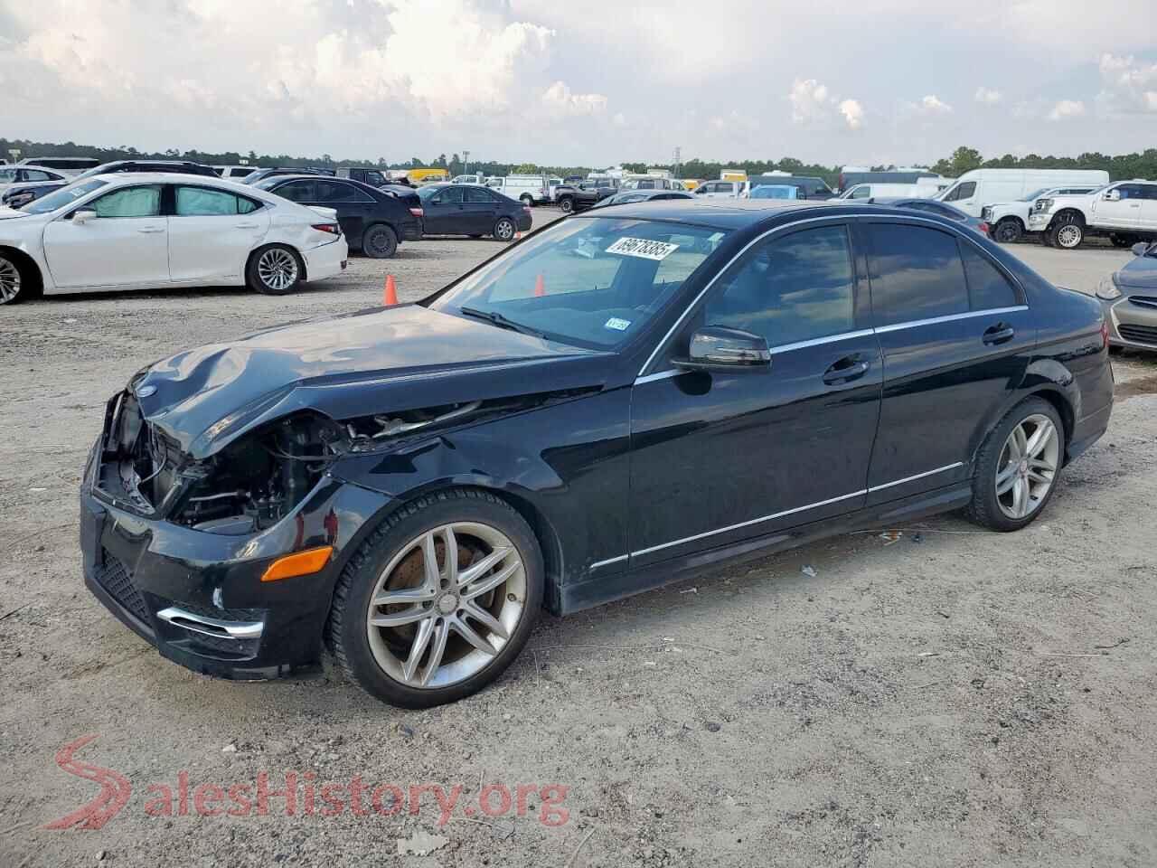 2014 MERCEDES-BENZ C-CLASS — VIN WDDGF4HB9ER312028
