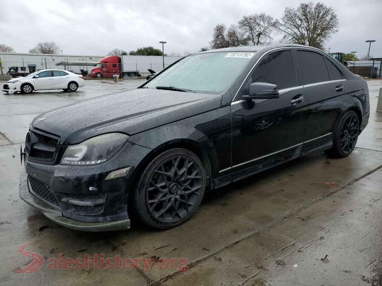 2013 MERCEDES-BENZ C-CLASS — VIN WDDGF4HBXDR299028