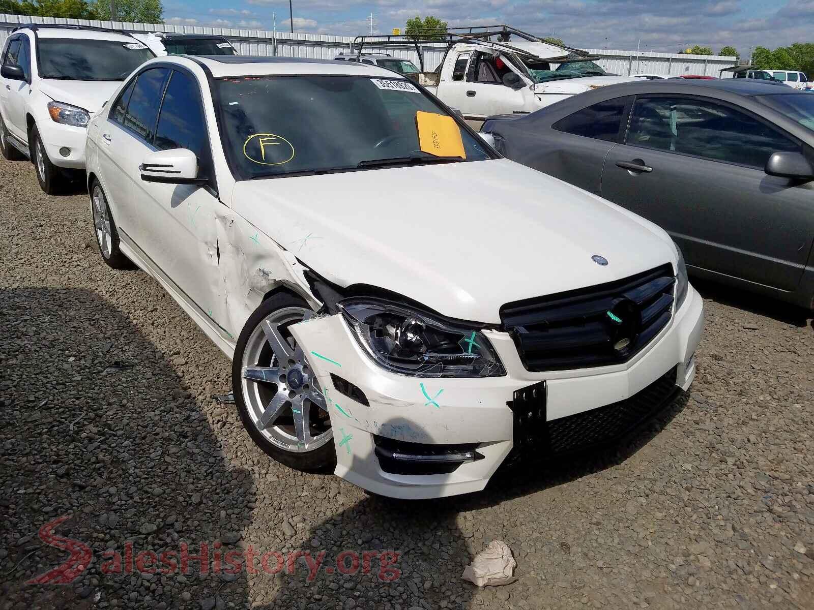 2014 MERCEDES-BENZ C CLASS — VIN WDDGF4HBXEA956653