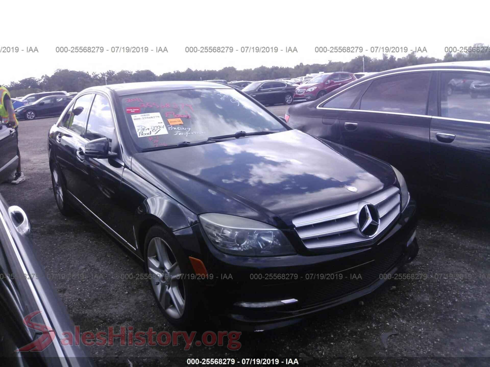 2011 MERCEDES-BENZ C — VIN WDDGF5EB1BA424942