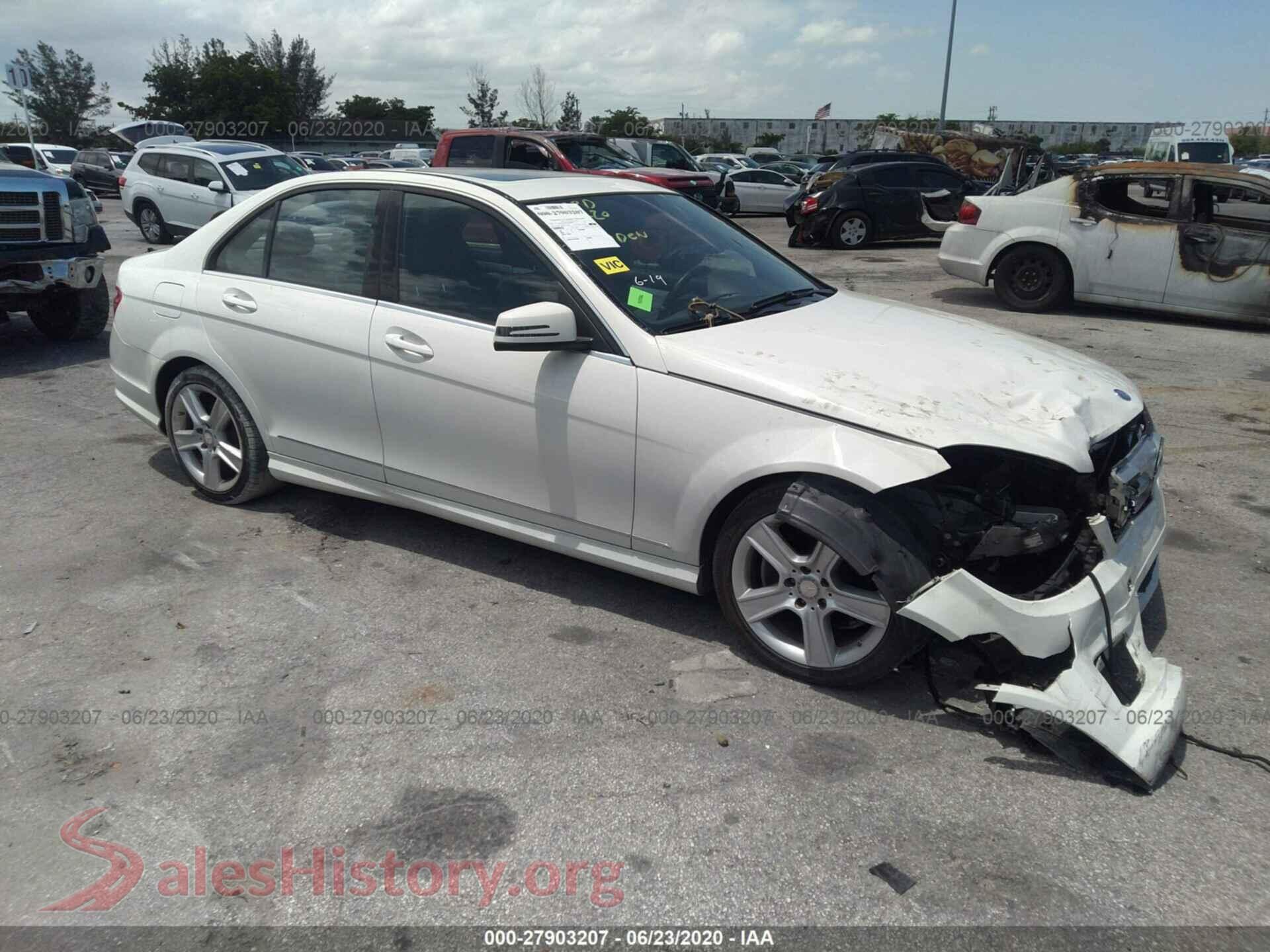 2011 MERCEDES-BENZ C-CLASS — VIN WDDGF5EB4BR156079