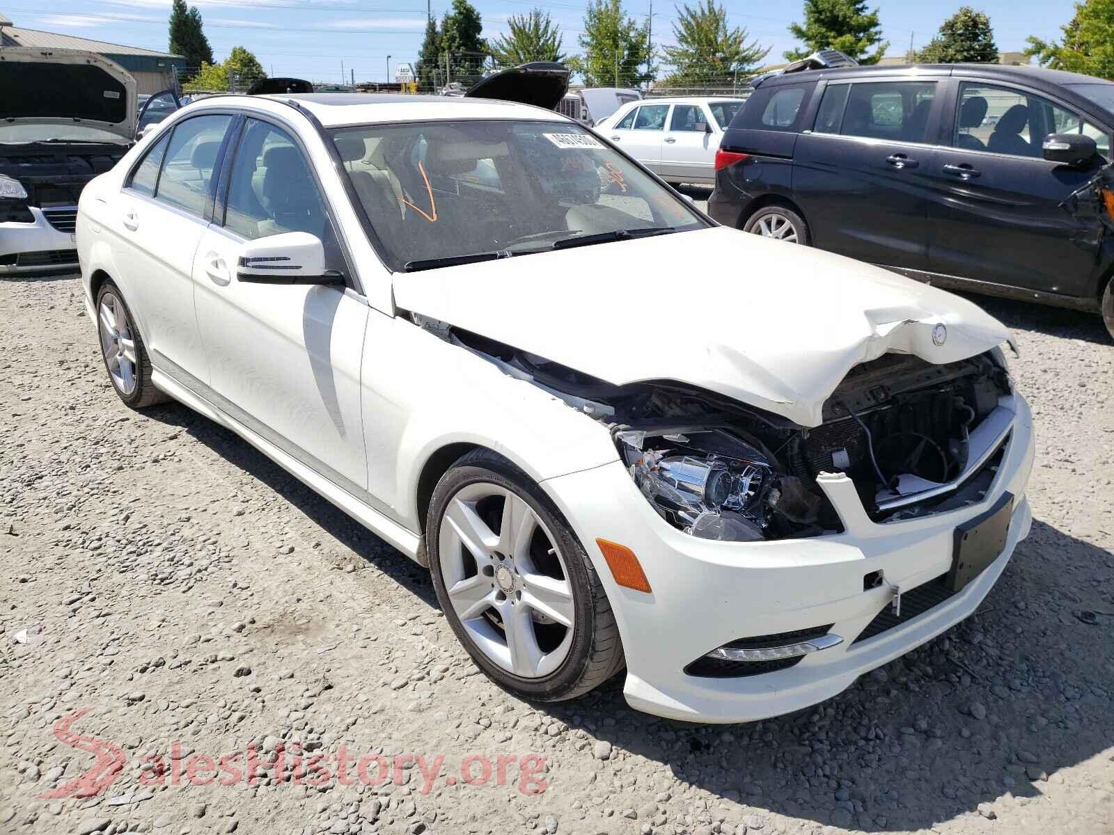 2011 MERCEDES-BENZ C CLASS — VIN WDDGF5EB5BR165096