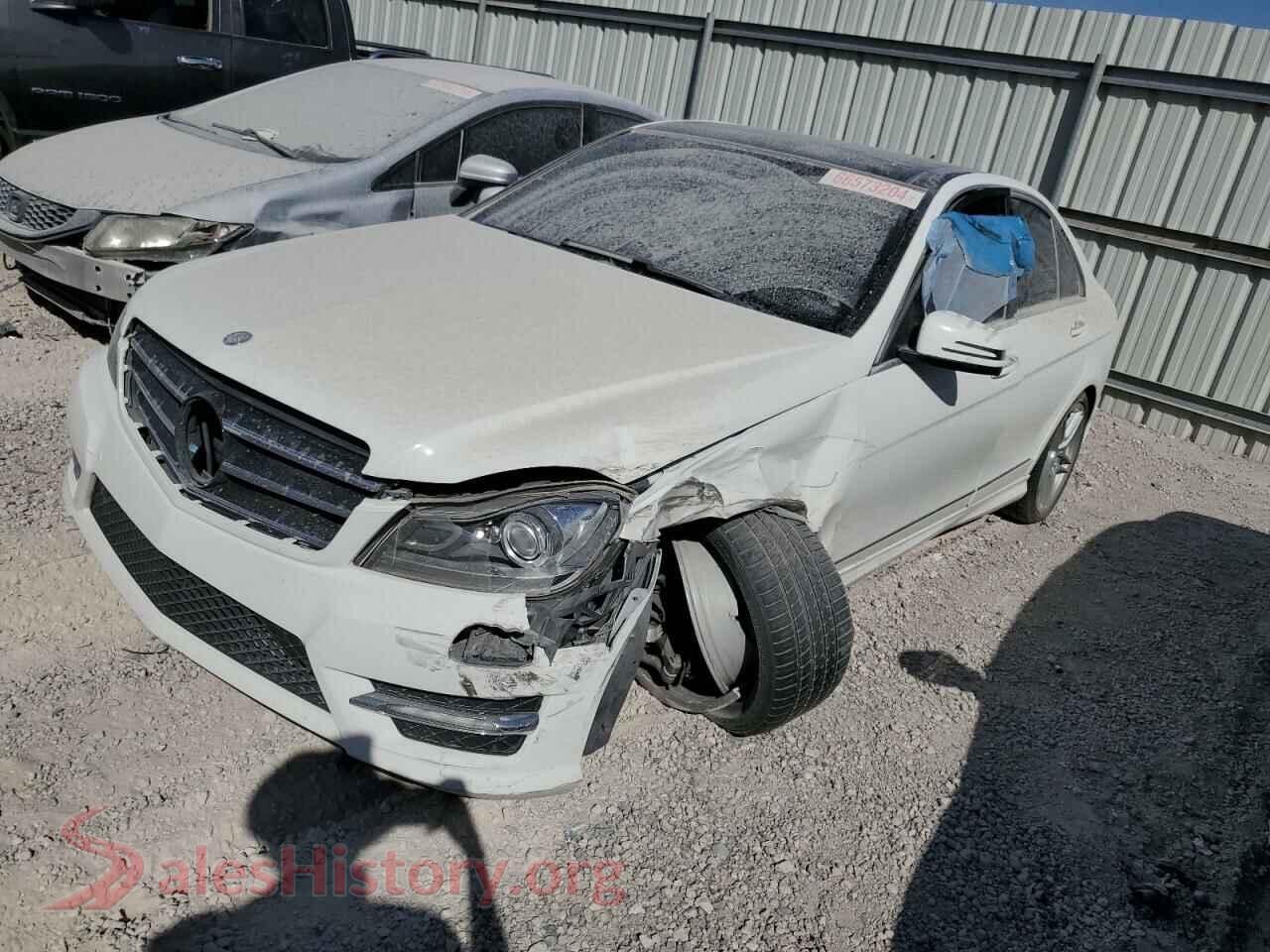 2014 MERCEDES-BENZ C-CLASS — VIN WDDGF5HB0EA939012