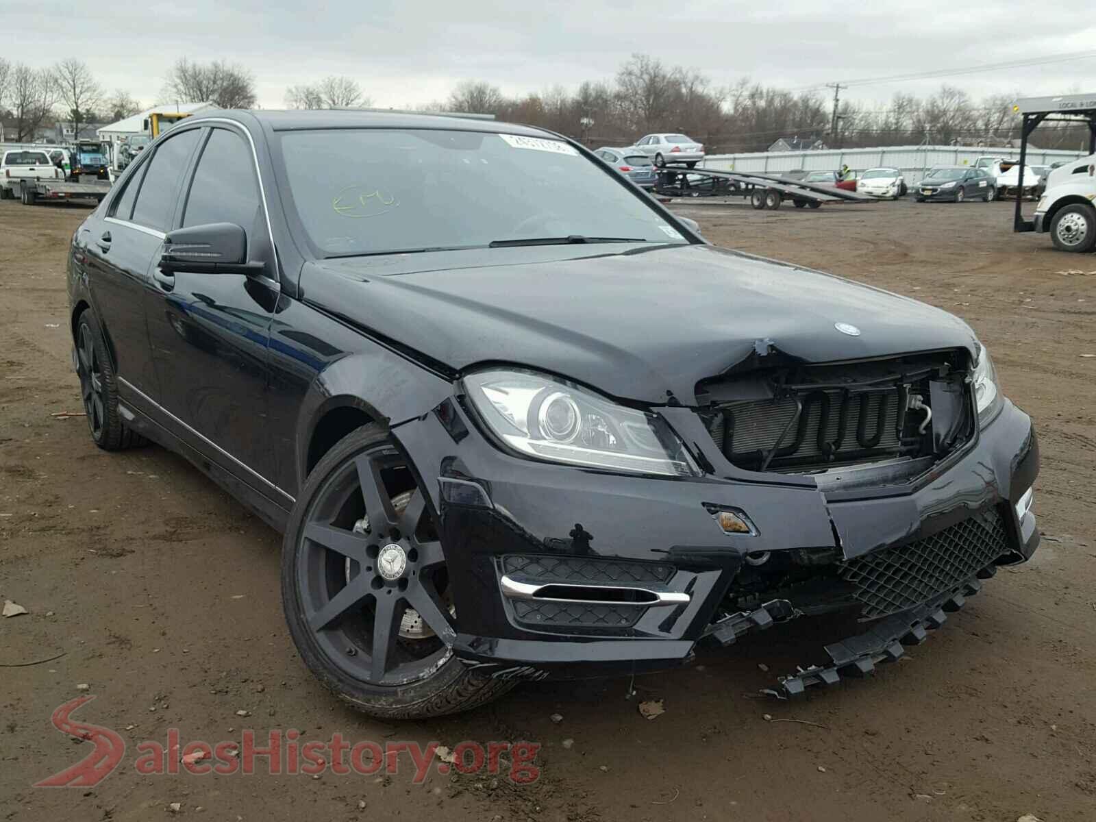 2014 MERCEDES-BENZ C 350 — VIN WDDGF5HB4EA859549
