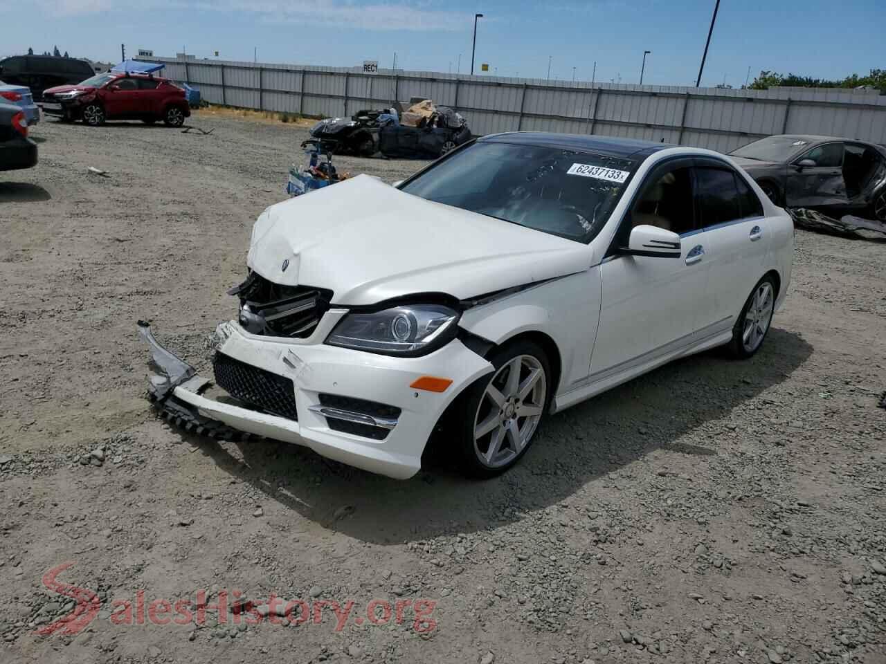 2014 MERCEDES-BENZ C-CLASS — VIN WDDGF5HB5EA920097