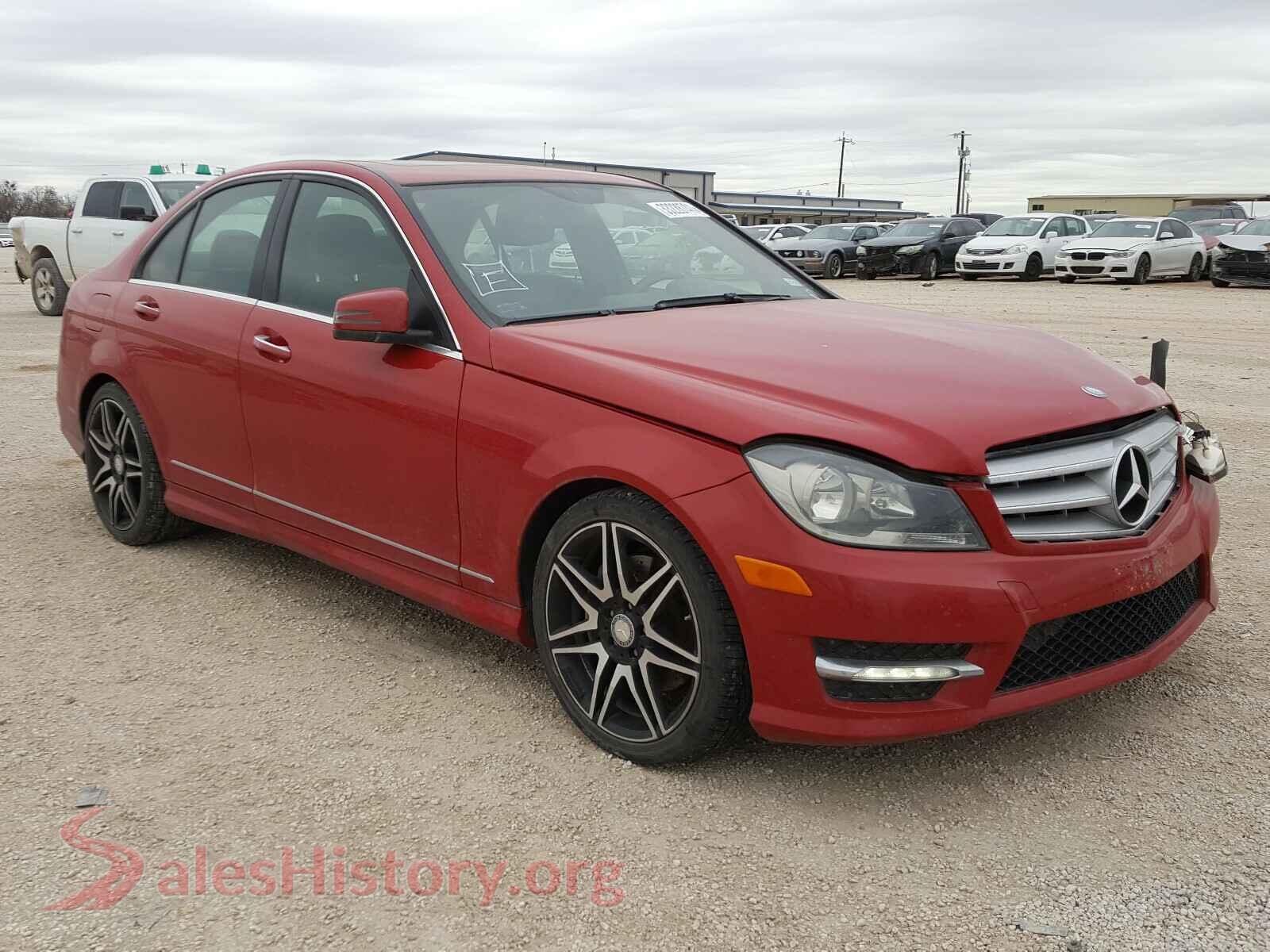 2013 MERCEDES-BENZ C CLASS — VIN WDDGF5HB7DA763901