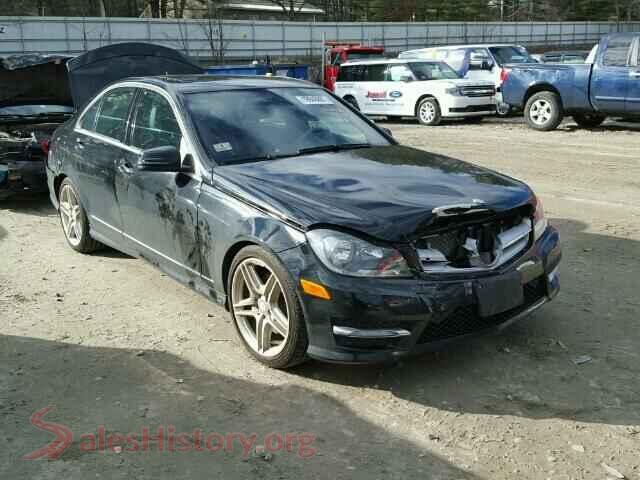 2013 MERCEDES-BENZ C300 — VIN WDDGF8AB1DR257557