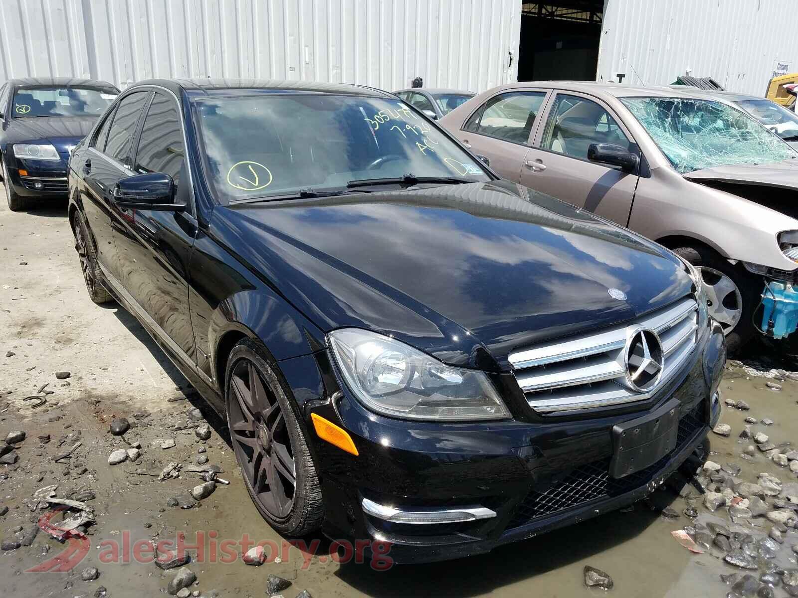 2013 MERCEDES-BENZ C CLASS — VIN WDDGF8AB1DR259227