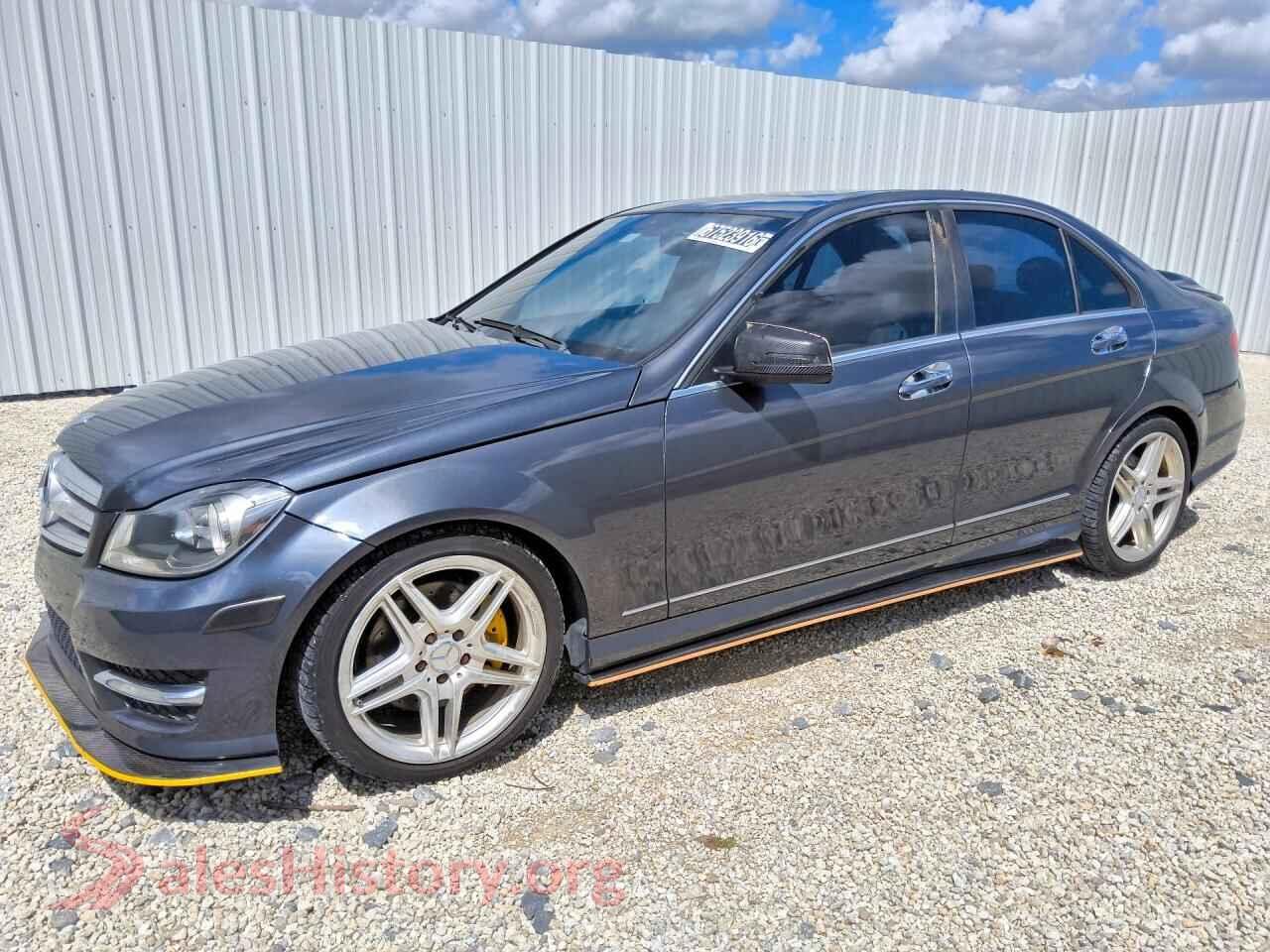 2013 MERCEDES-BENZ C-CLASS — VIN WDDGF8AB2DR241898