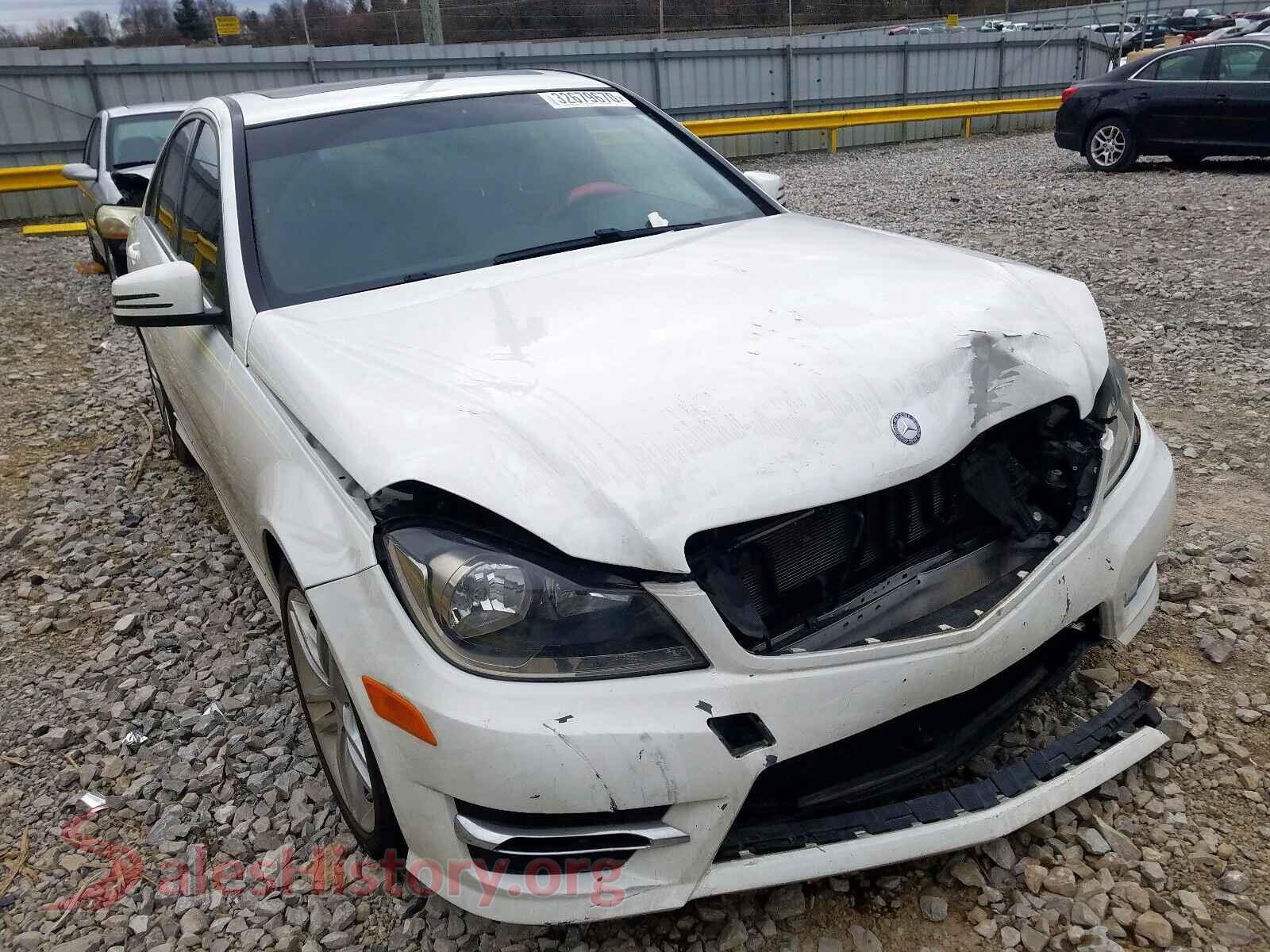 2014 MERCEDES-BENZ C CLASS — VIN WDDGF8AB4EG242564