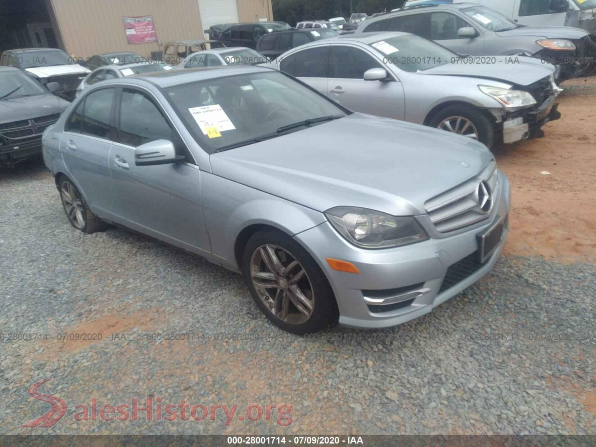 2013 MERCEDES-BENZ C-CLASS — VIN WDDGF8AB6DA818981