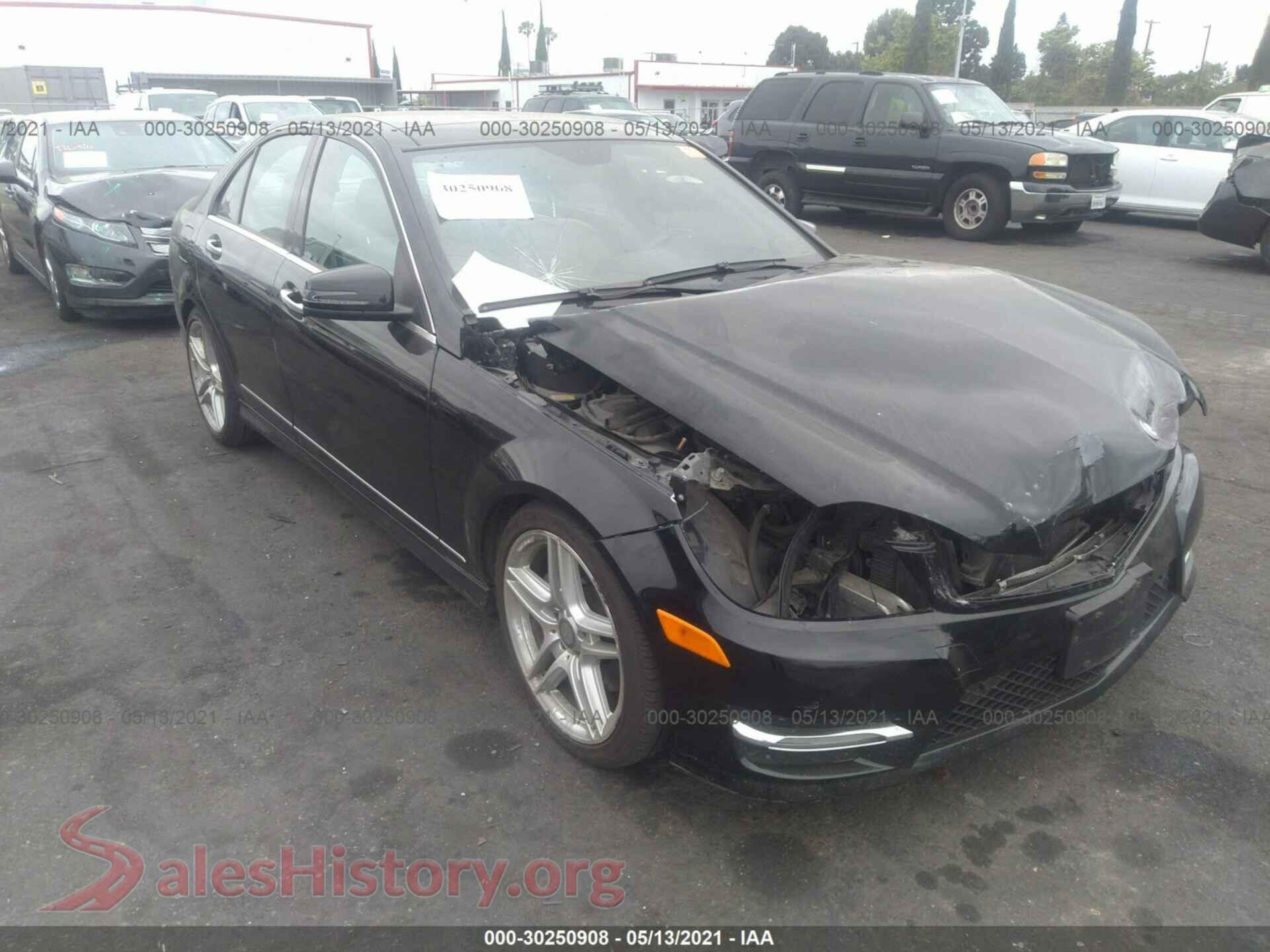2013 MERCEDES-BENZ C-CLASS — VIN WDDGF8AB7DG059660