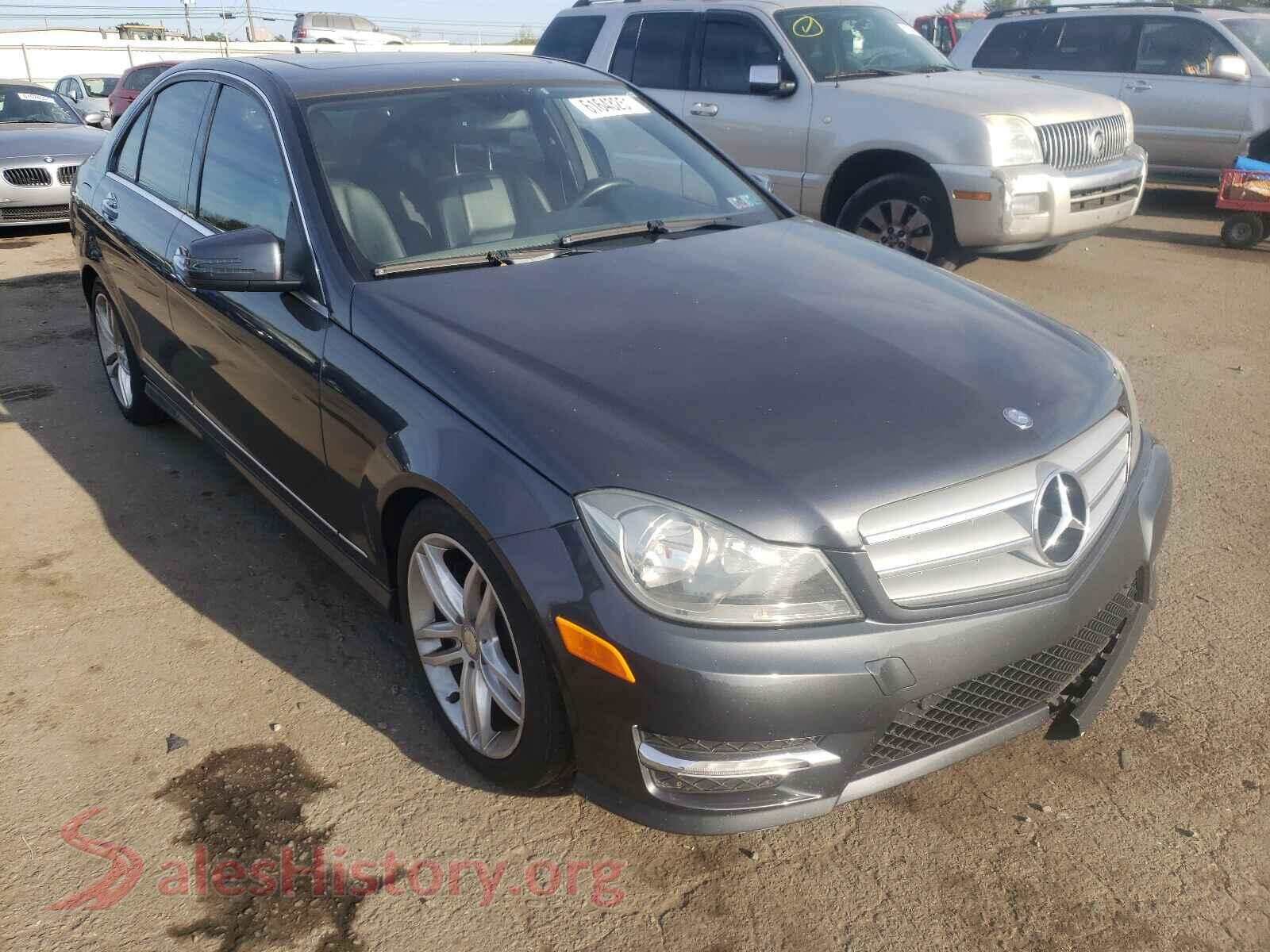 2013 MERCEDES-BENZ C-CLASS — VIN WDDGF8AB7DR245753