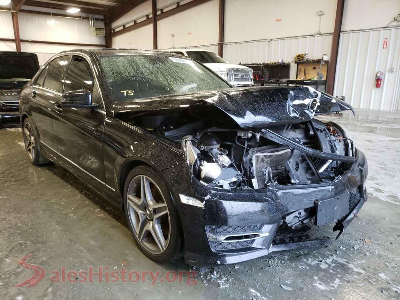 2013 MERCEDES-BENZ C-CLASS — VIN WDDGF8AB7DR285394