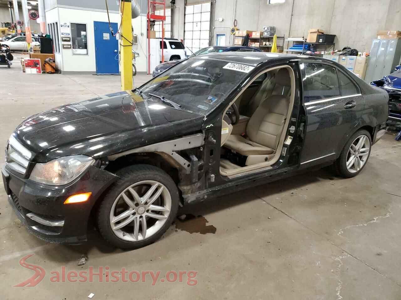 2013 MERCEDES-BENZ C-CLASS — VIN WDDGF8AB8DR271620