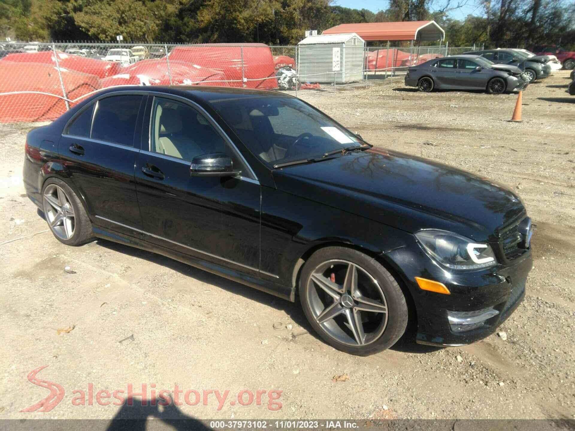 2014 MERCEDES-BENZ C-CLASS — VIN WDDGF8ABXER315442