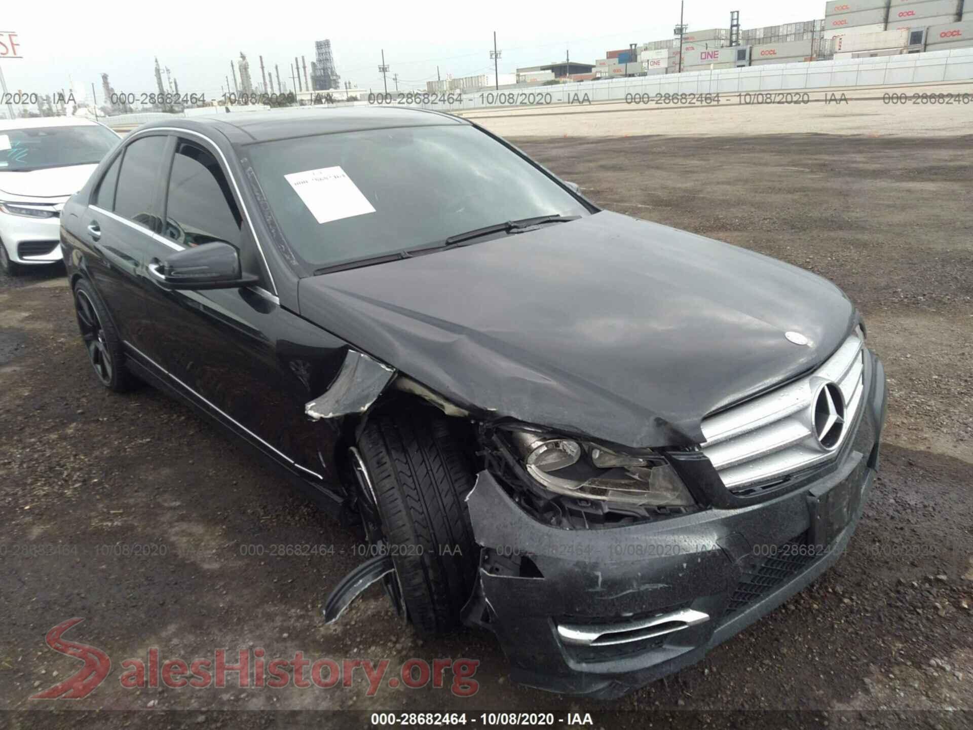 2012 MERCEDES-BENZ C-CLASS — VIN WDDGF8BB1CR202605