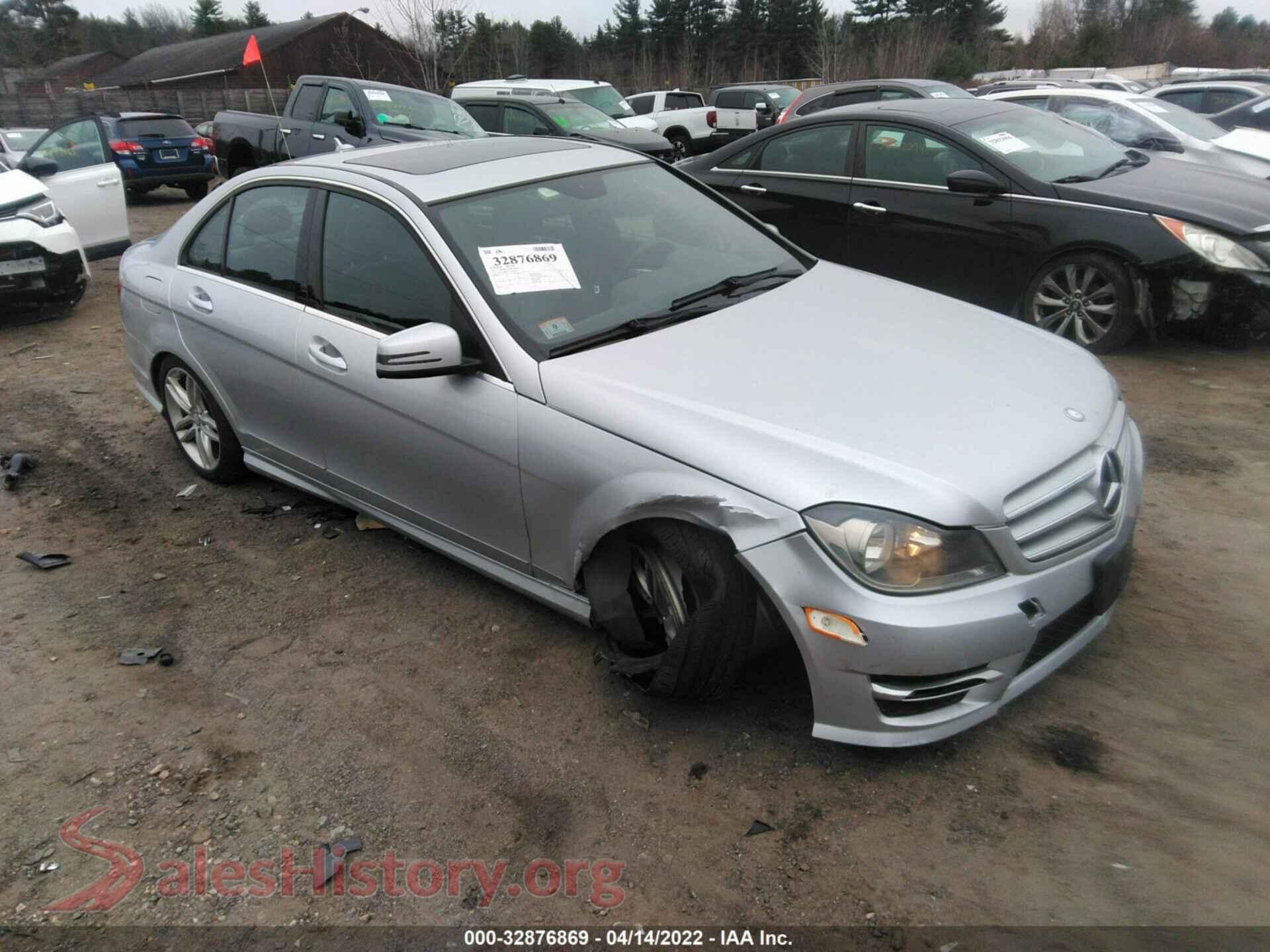 2012 MERCEDES-BENZ C-CLASS — VIN WDDGF8BB2CA726148