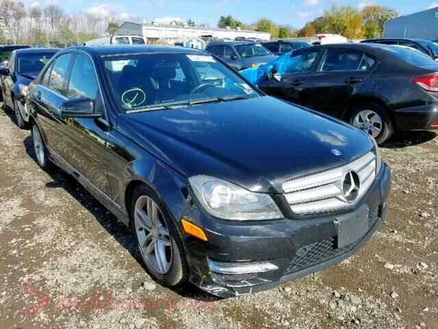 2012 MERCEDES-BENZ C CLASS — VIN WDDGF8BBXCR237613
