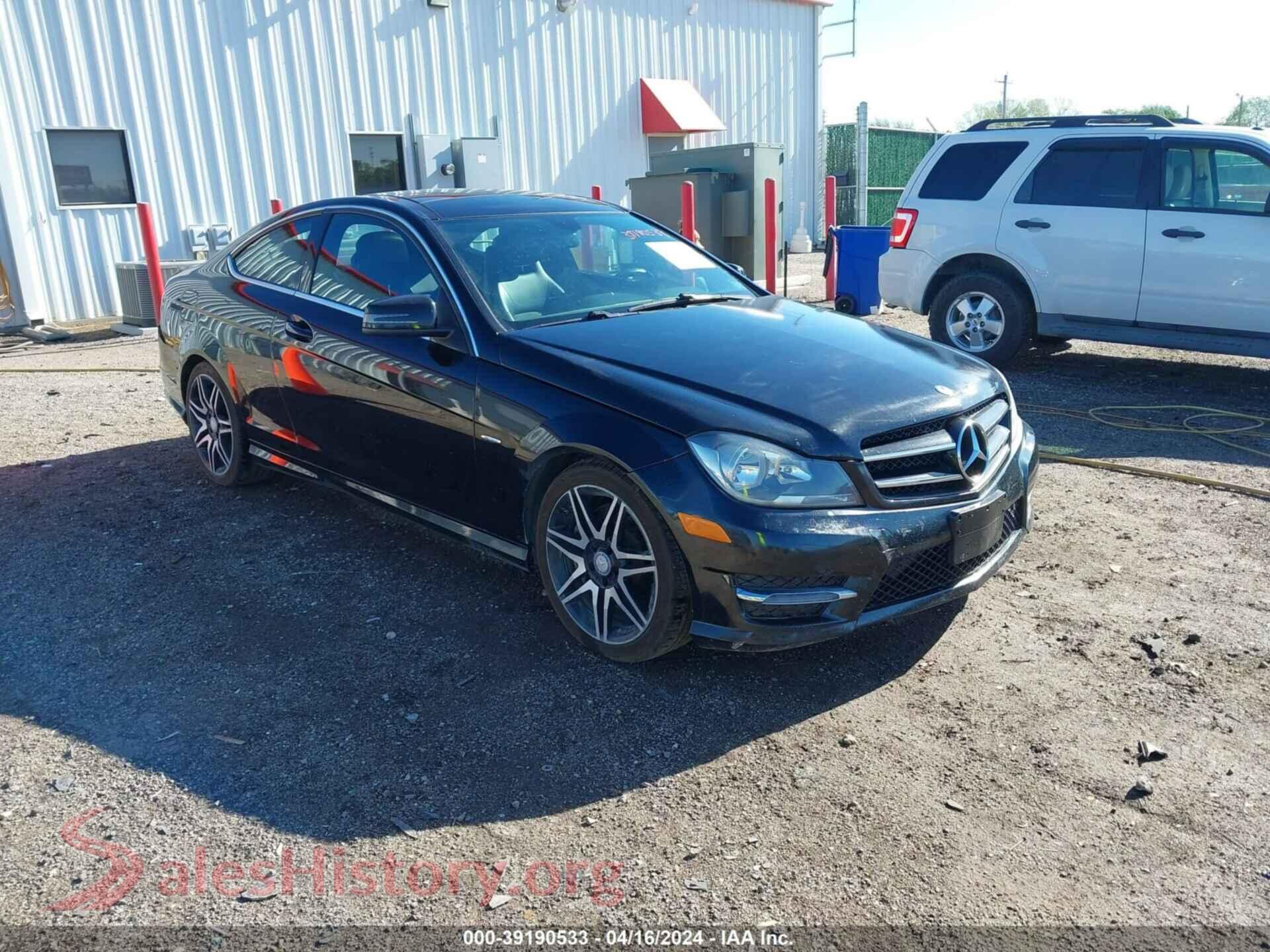 2014 MERCEDES-BENZ C 250 — VIN WDDGJ4HB0EG290477