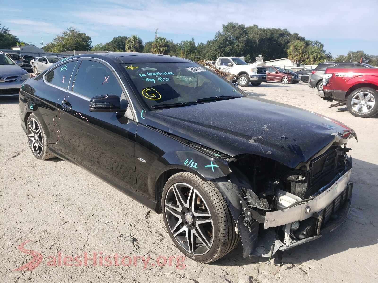 2013 MERCEDES-BENZ C-CLASS — VIN WDDGJ4HB1DG053740