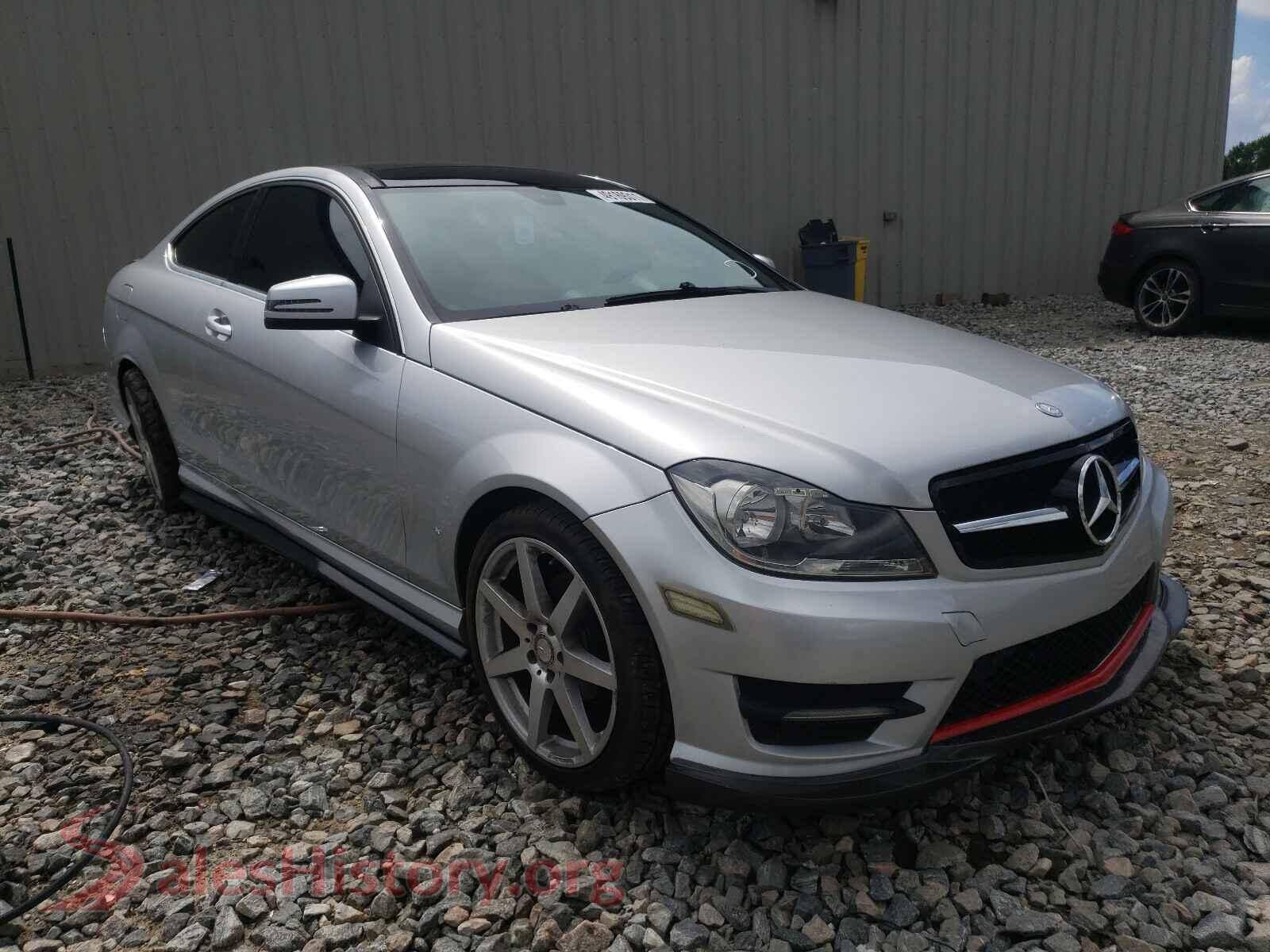 2013 MERCEDES-BENZ C-CLASS — VIN WDDGJ4HB2DG031603