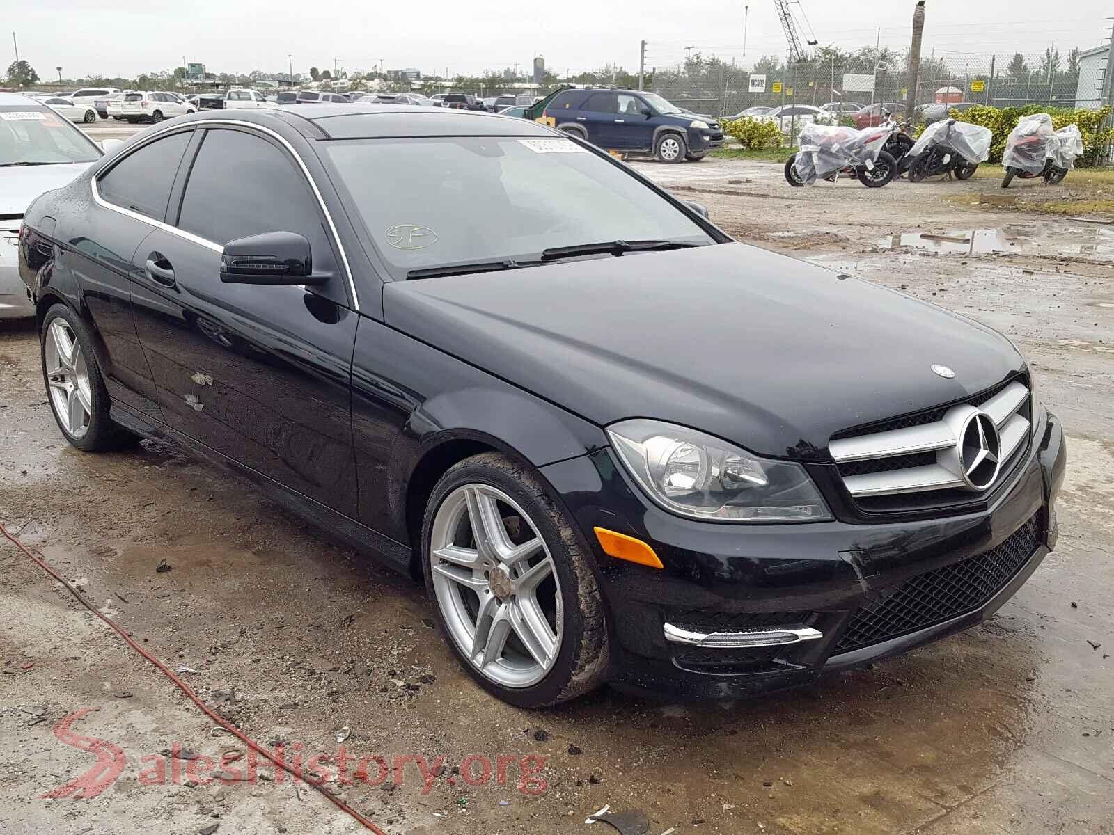 2013 MERCEDES-BENZ C 250 — VIN WDDGJ4HB2DG056226